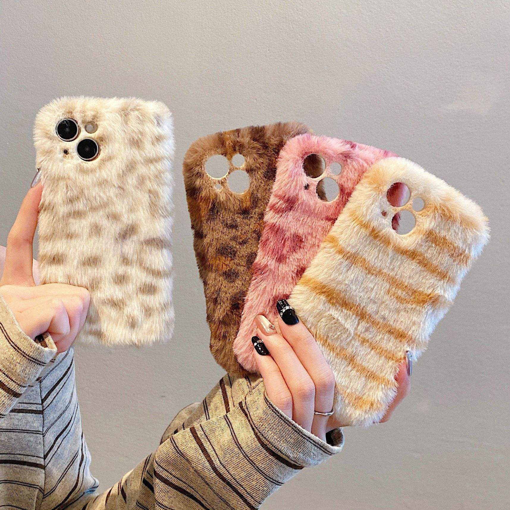 AilesTecca Winter Warm Plush Phone Case