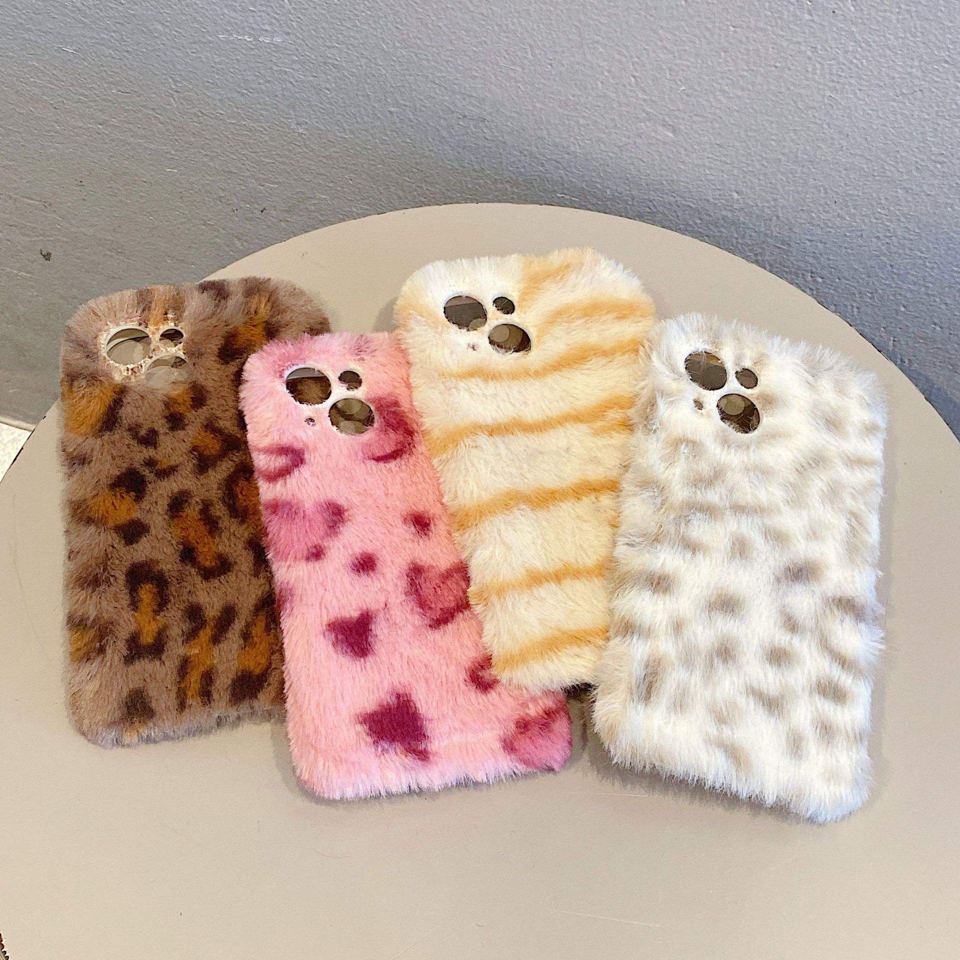 AilesTecca Winter Warm Plush Phone Case
