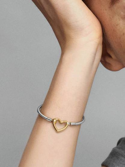 Pandora Moments Heart Closure Snake Chain Bracelet