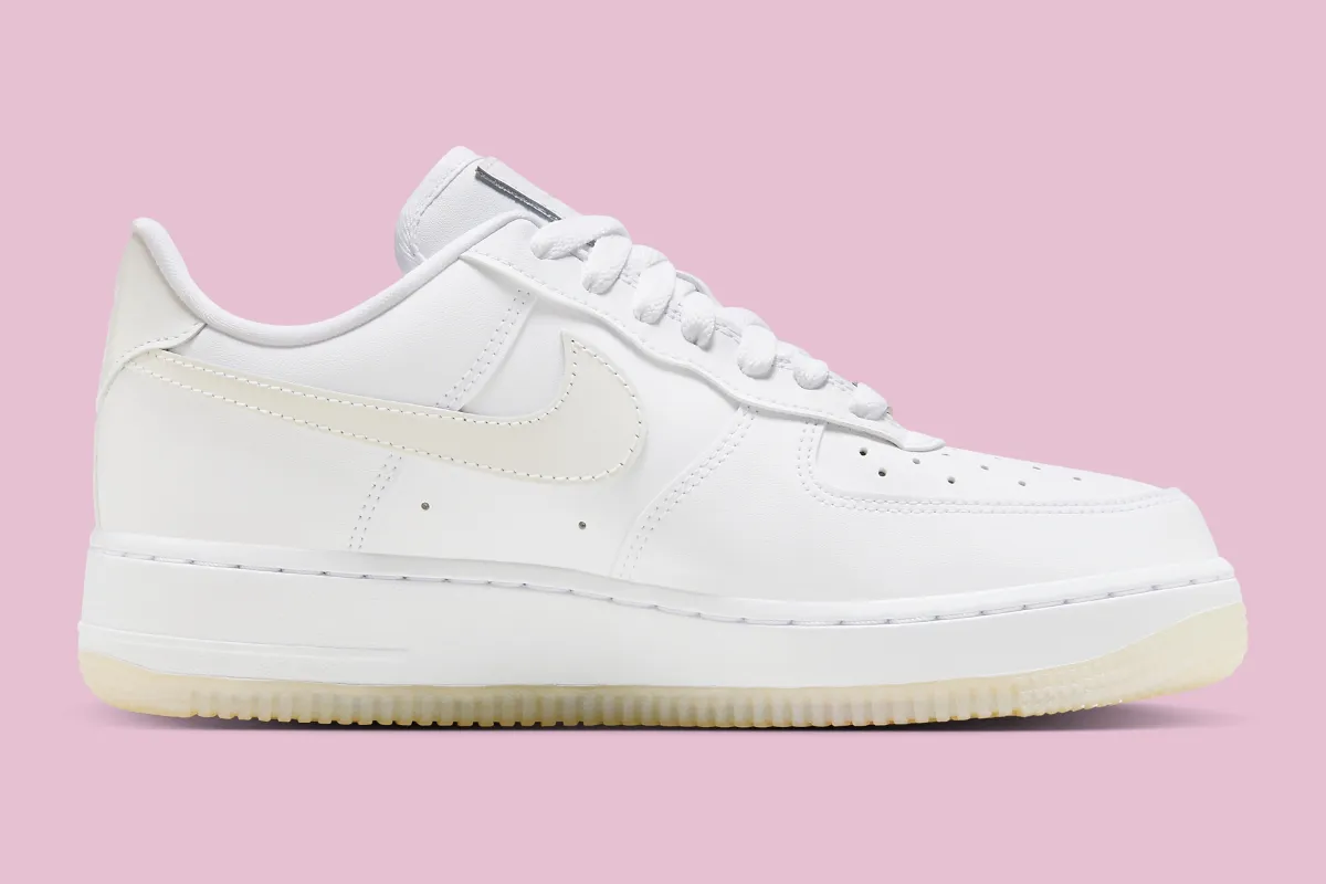 Nike Air Force 1 “True Colors When Exposed To UV”