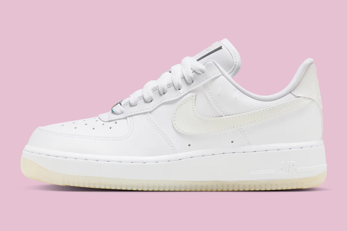 Nike Air Force 1 “True Colors When Exposed To UV”