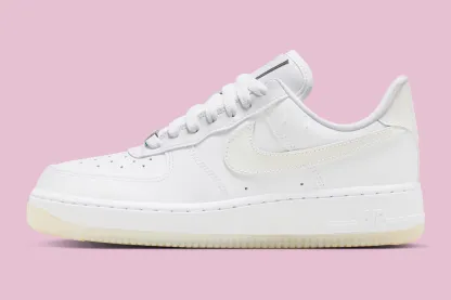 Nike Air Force 1 “True Colors When Exposed To UV”