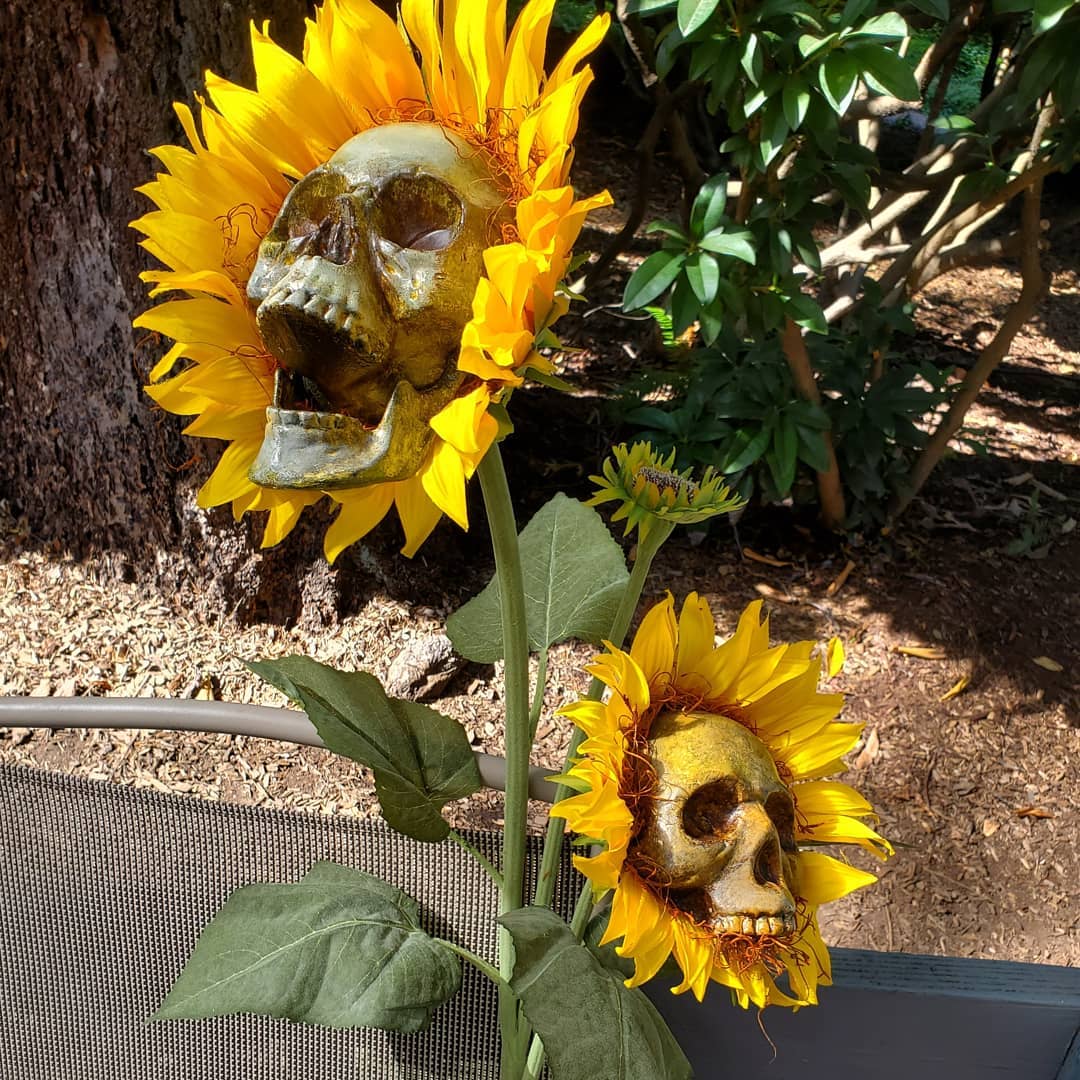 Sunflower Skull Flowers Stake