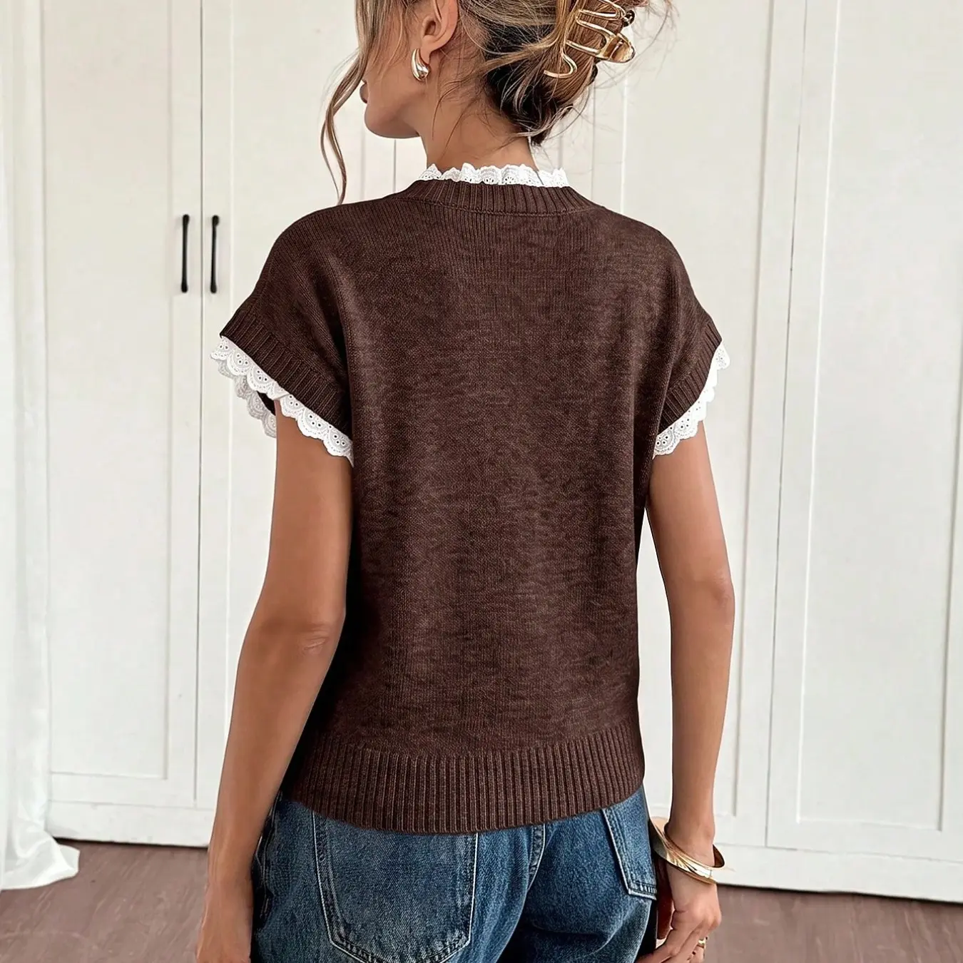 Elegant Apricot Lace Trim Knit Vest, Round Neck, Loose Fit