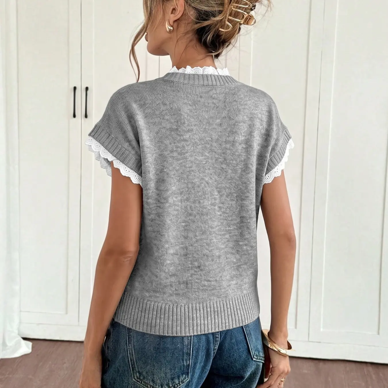 Elegant Apricot Lace Trim Knit Vest, Round Neck, Loose Fit