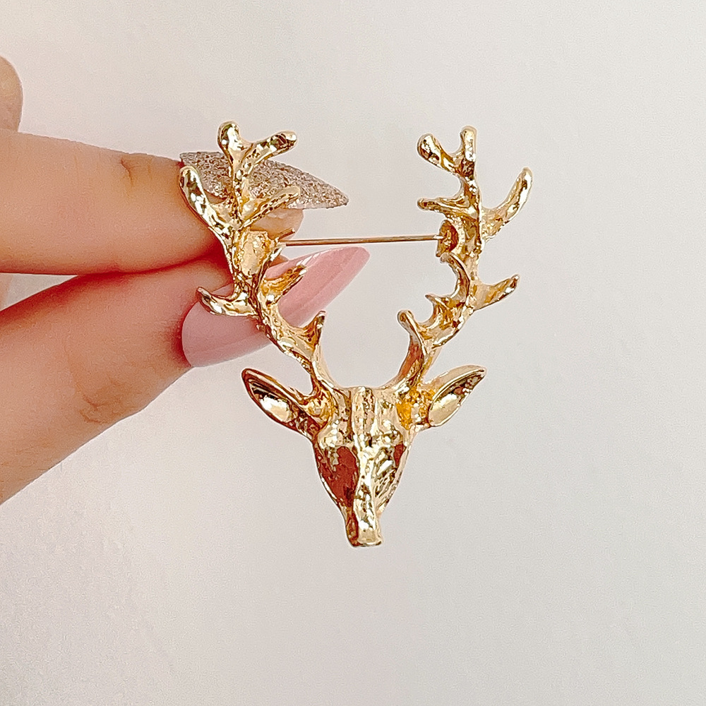 🎄🐾Christmas Dachshund Brooch for Doxie Lovers