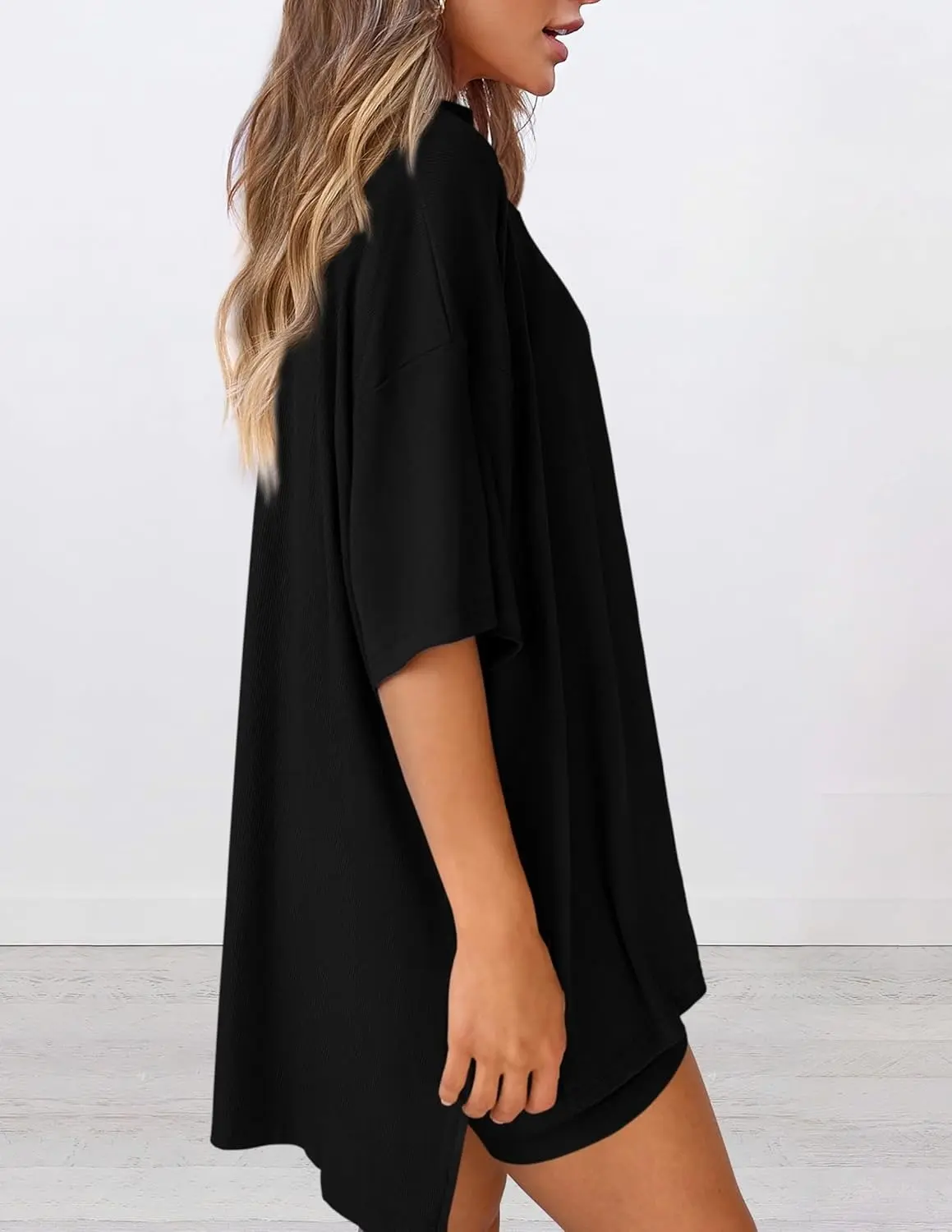 Women's 2026 Summer Minimalist Basic Suits, Two-Piece Set For Women Round Neck Oversized Shirt & Fitted Shorts Matching Clothing Set, Plus Size Split Hem Clothes for Airport Travel & Lounge, Crewneck  pretty girl sets