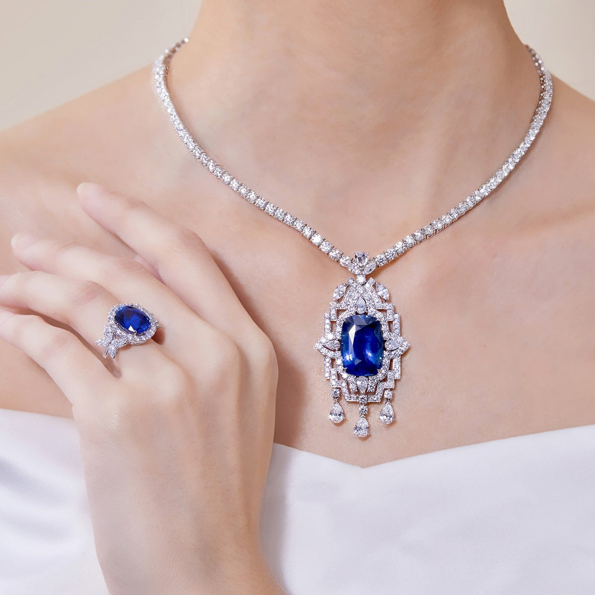 E-037 18K White Gold Sapphire & Diamond Pendant