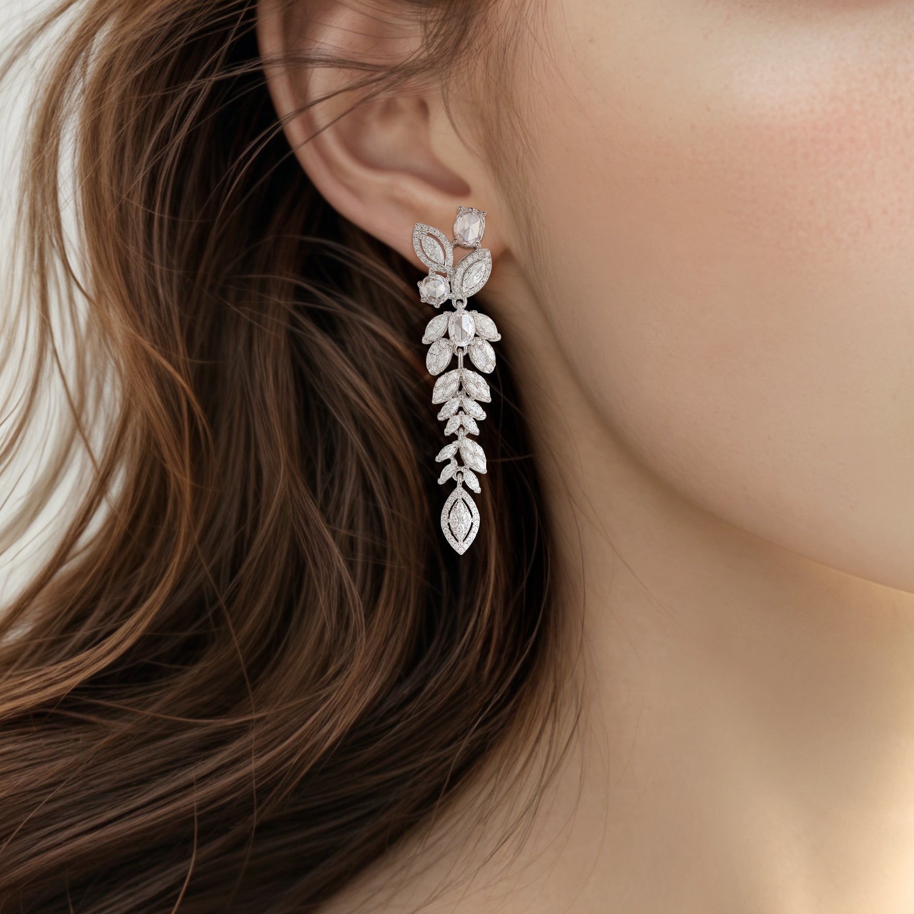 D-432  18K White Gold Diamond Earrings