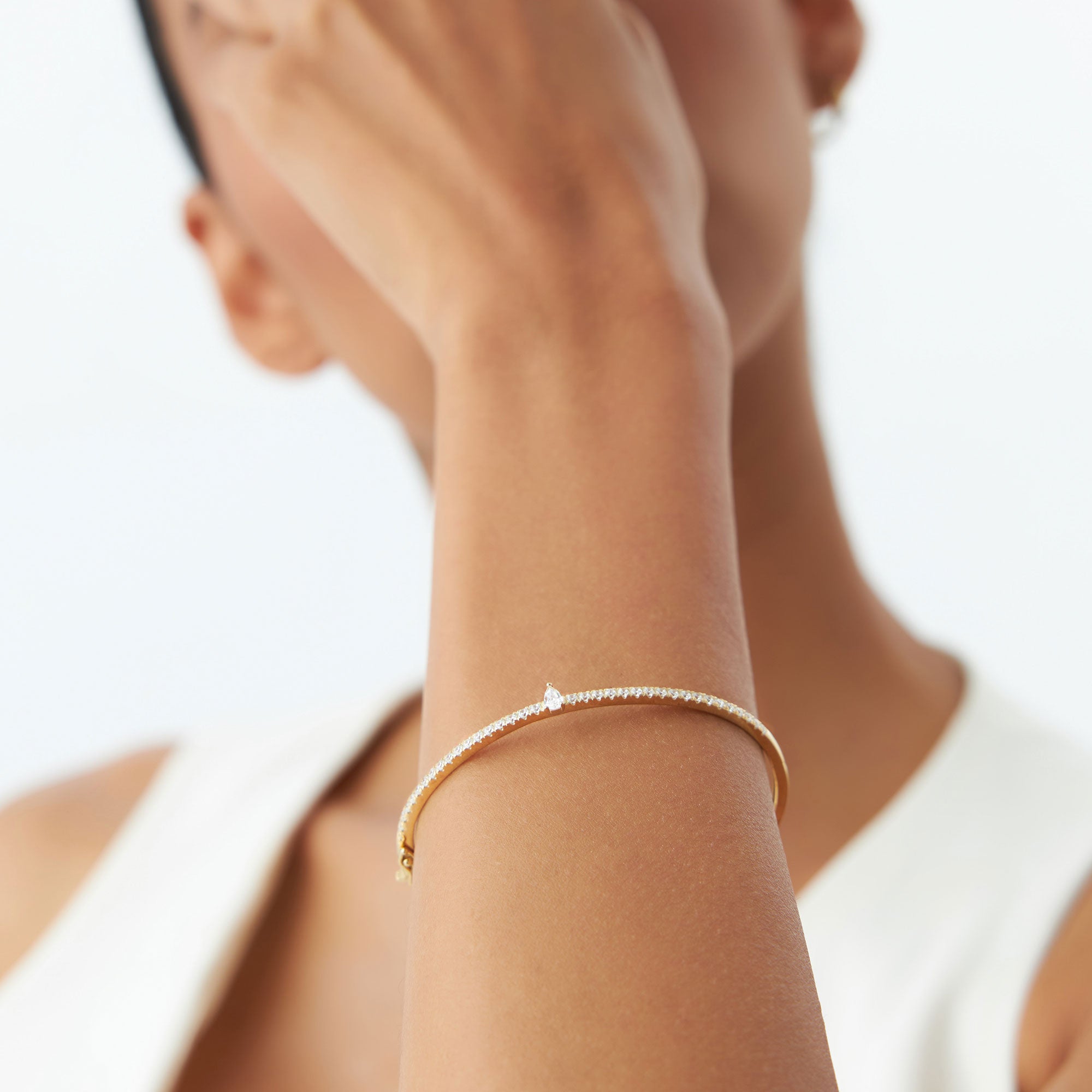 C-001  14k Gold Pear Shaped and Round Diamond Bangle