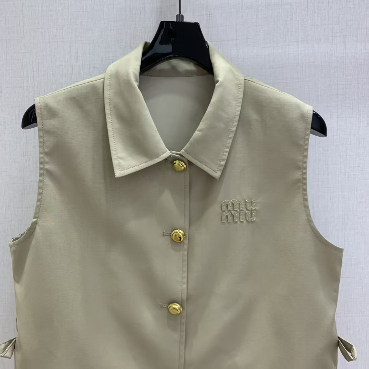 Mi 2026 New Sleeveless Shirt