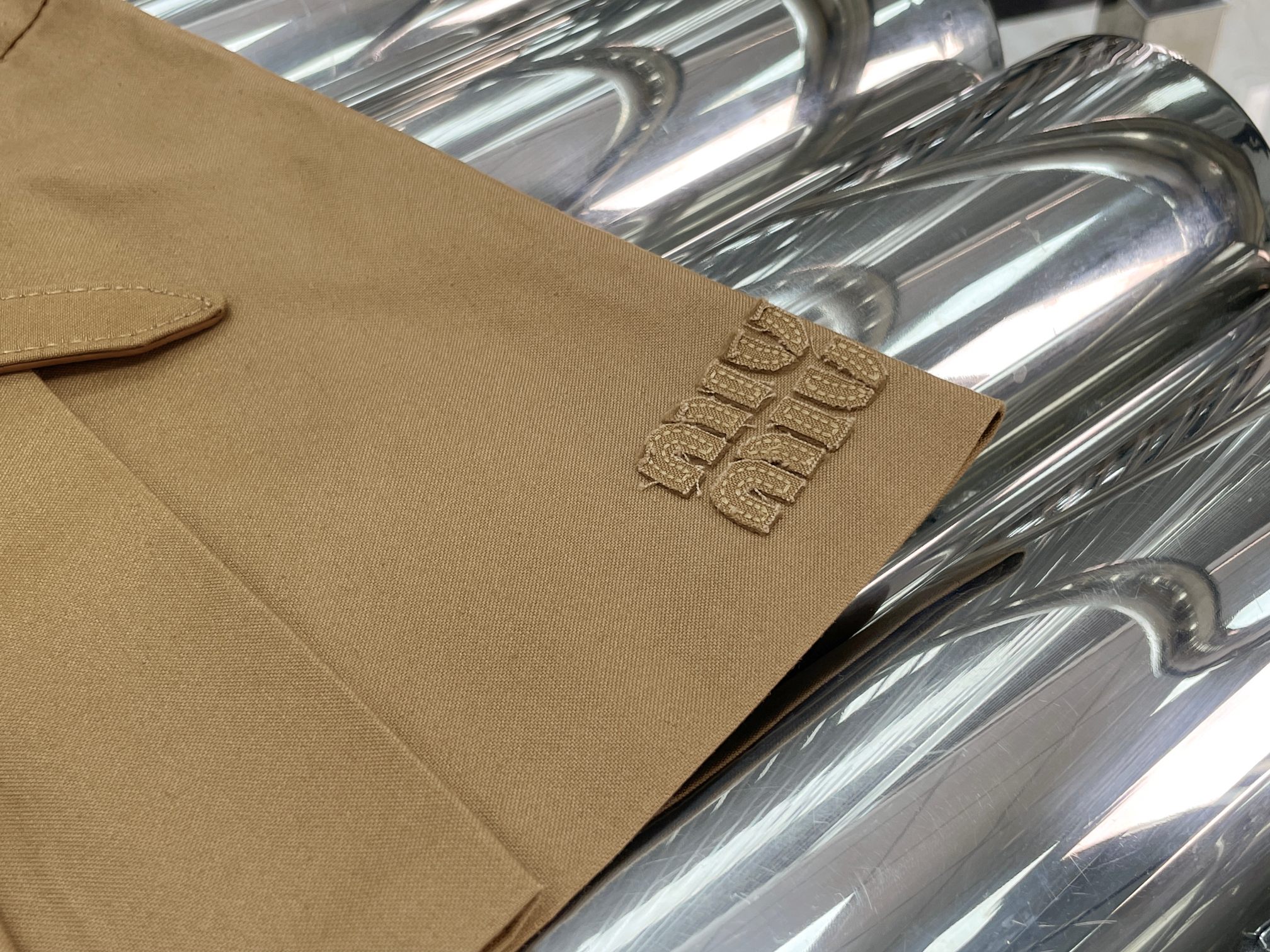Mi Coffee-colored belt pleatedmini skirt