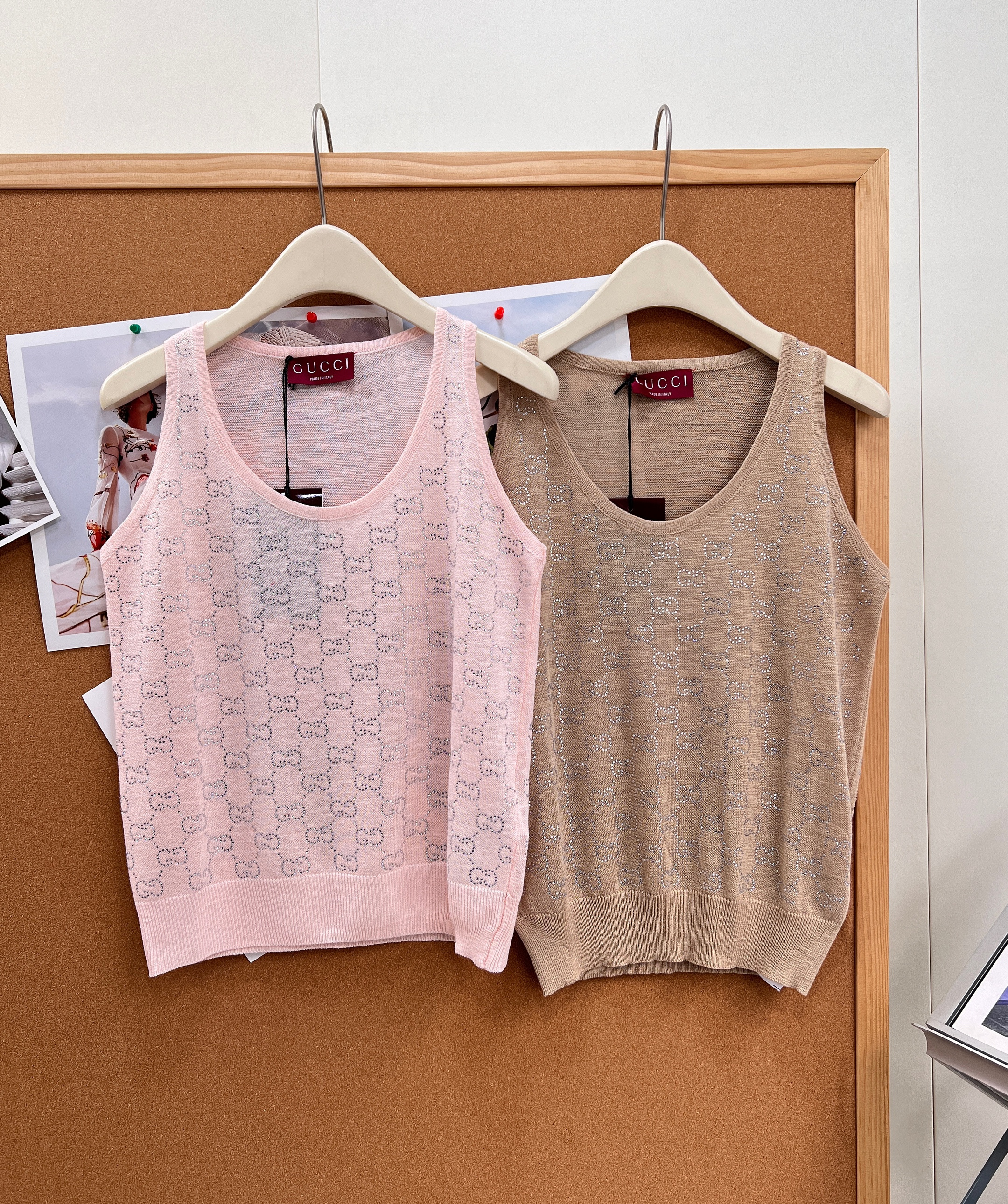 Gu New Style U-neck KnittedSleeveless Vest