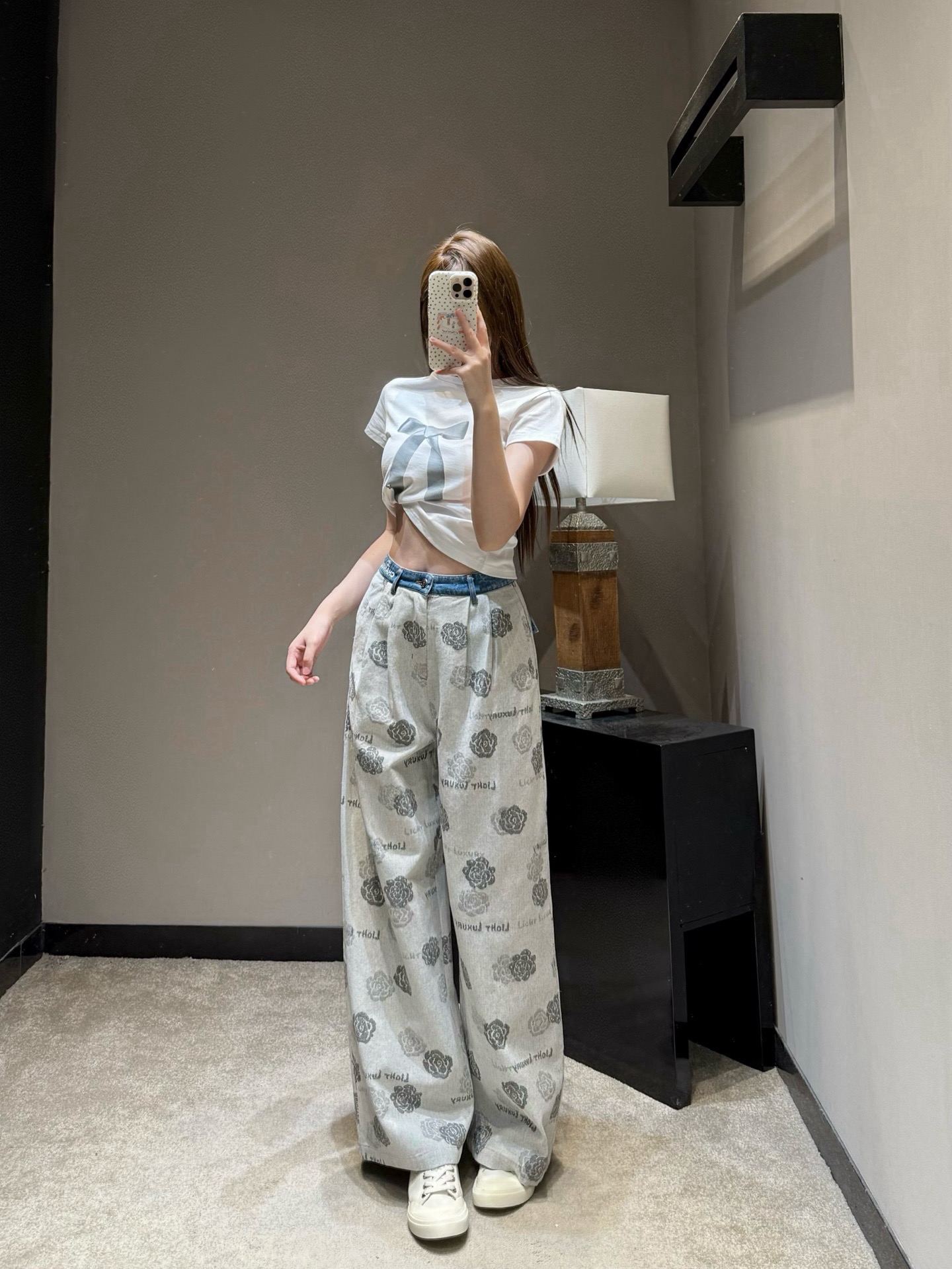 Cha**wide-leg pants that come with a high-class vibe