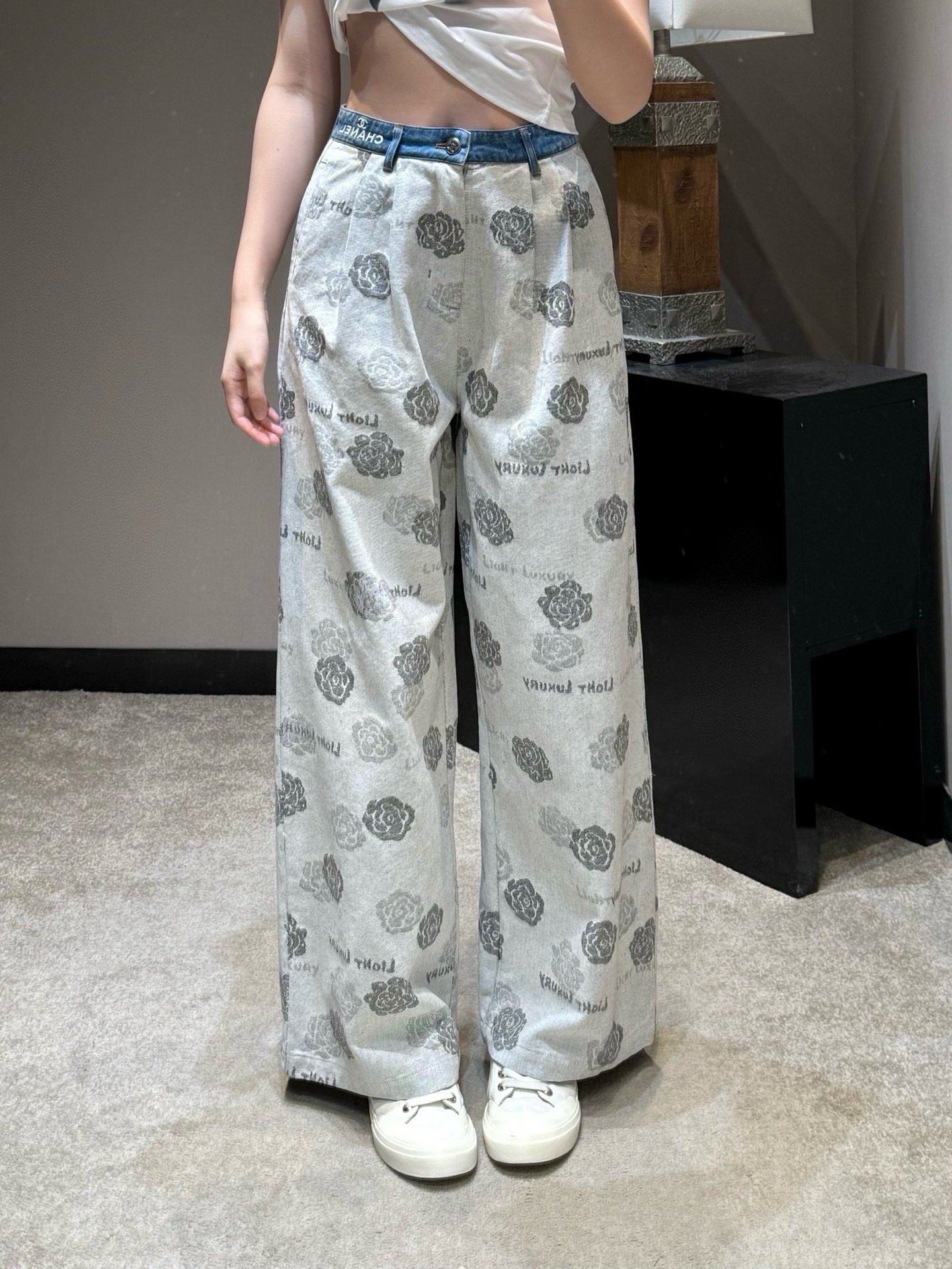 Cha**wide-leg pants that come with a high-class vibe