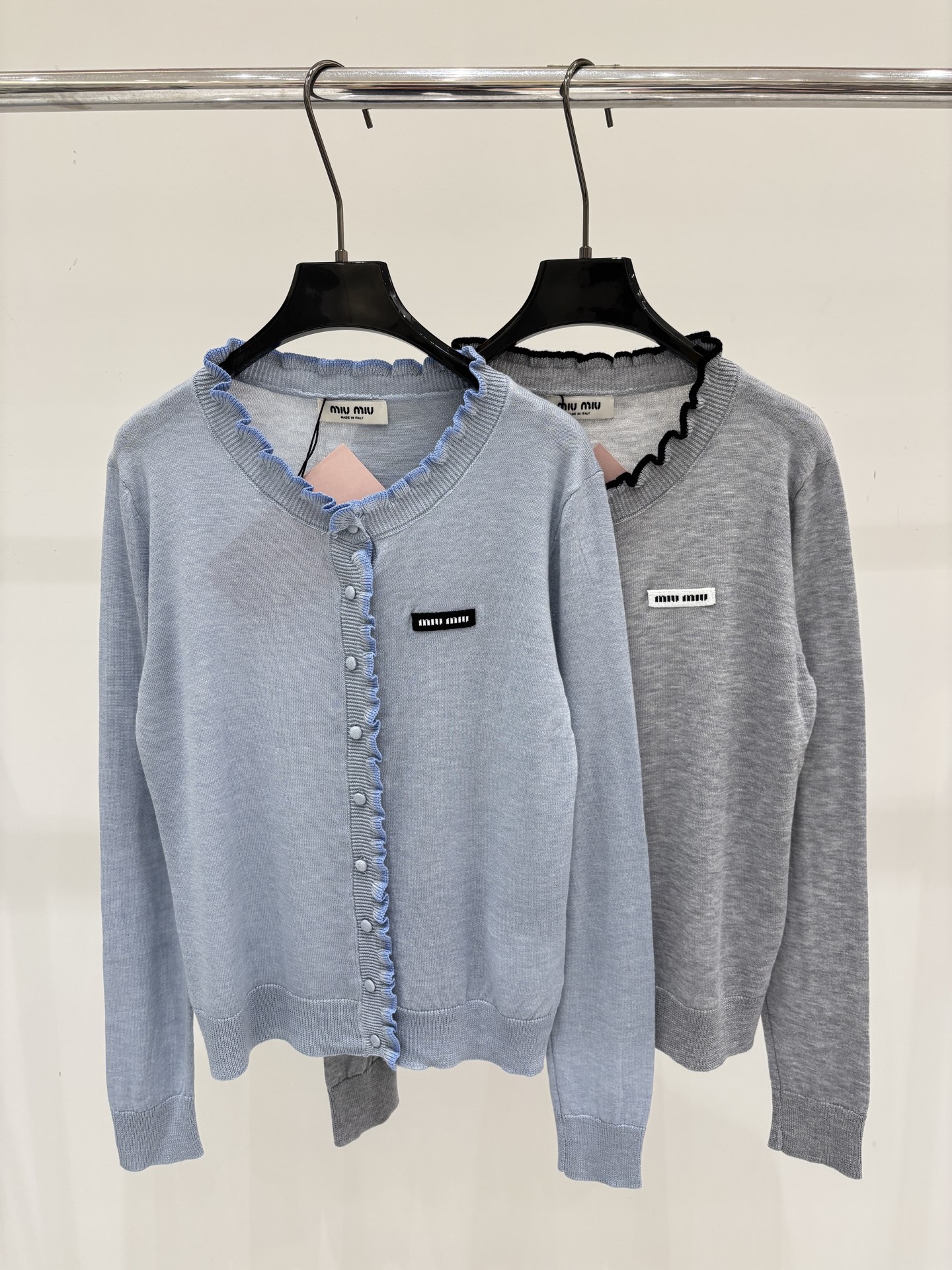 Mi Round  Logo Patch Ruffle Edge Design Simple Casual Knit Cardigan