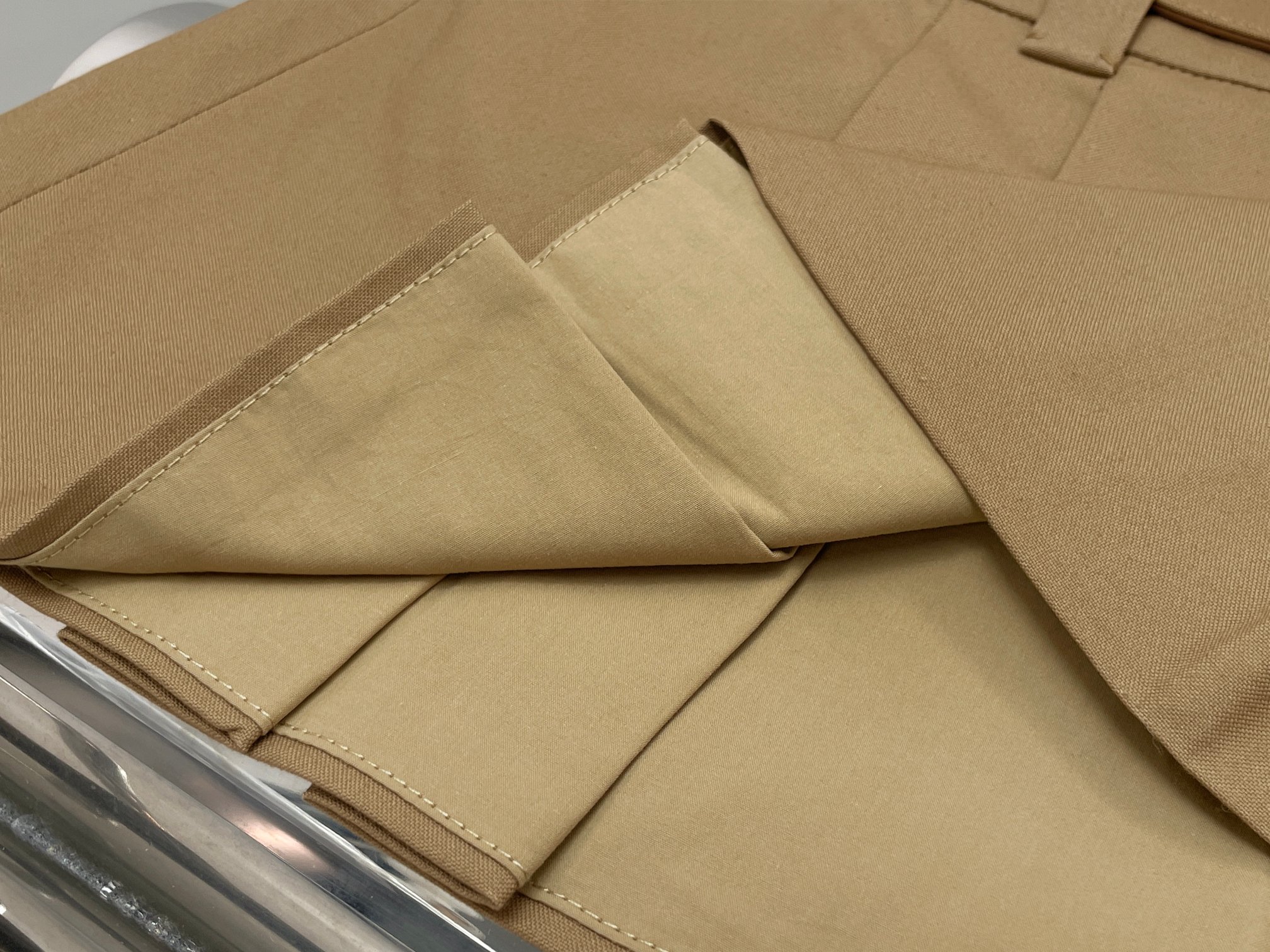 Mi Coffee-colored belt pleatedmini skirt