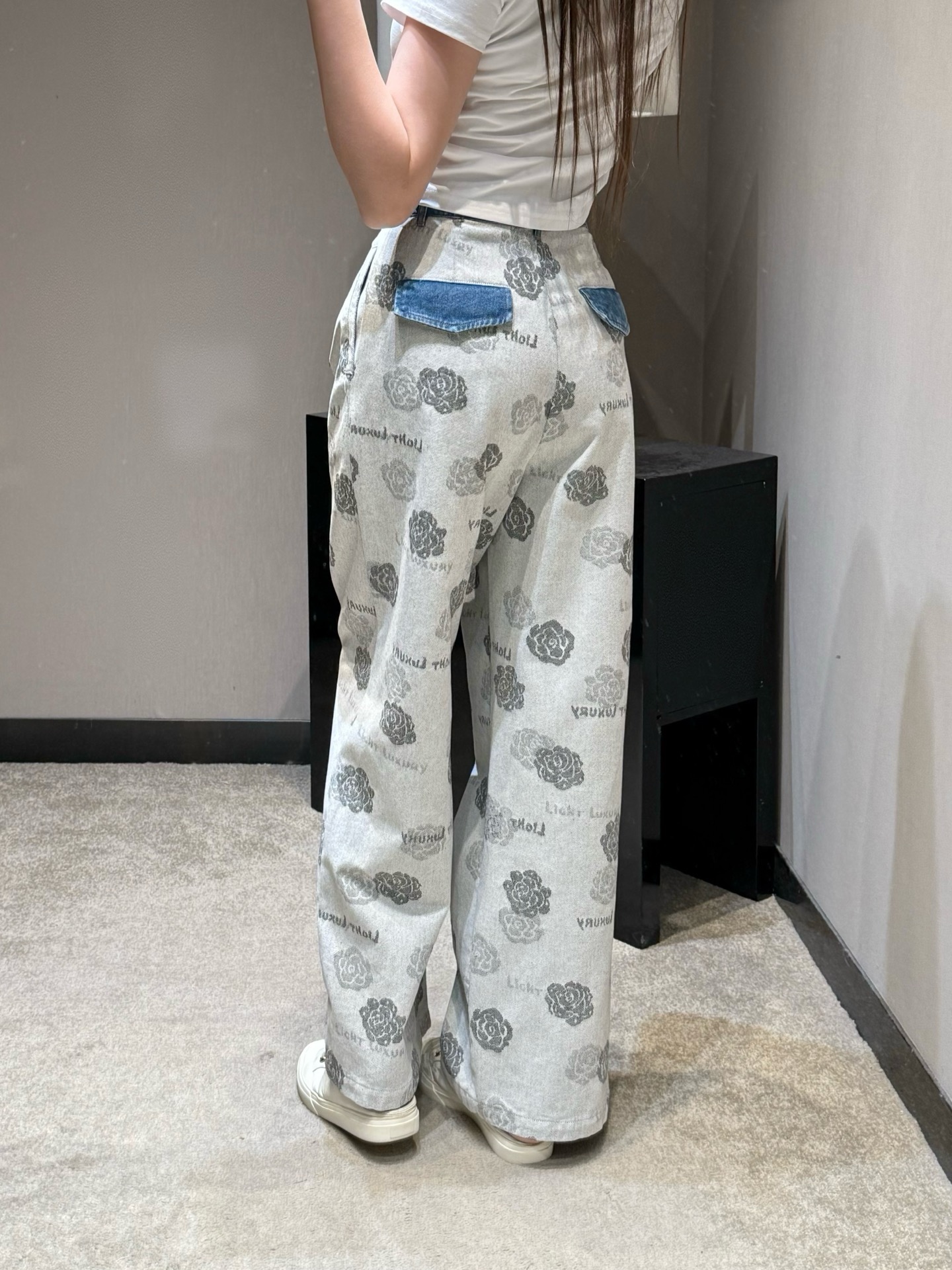 Cha**wide-leg pants that come with a high-class vibe
