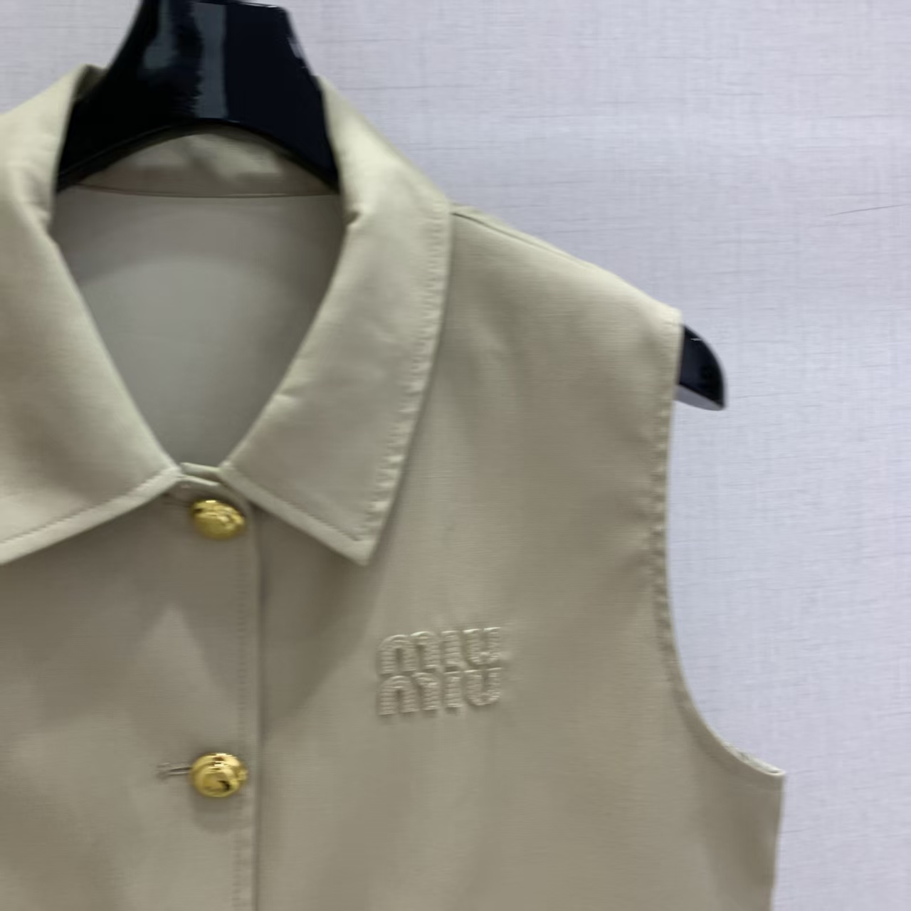 Mi 2026 New Sleeveless Shirt