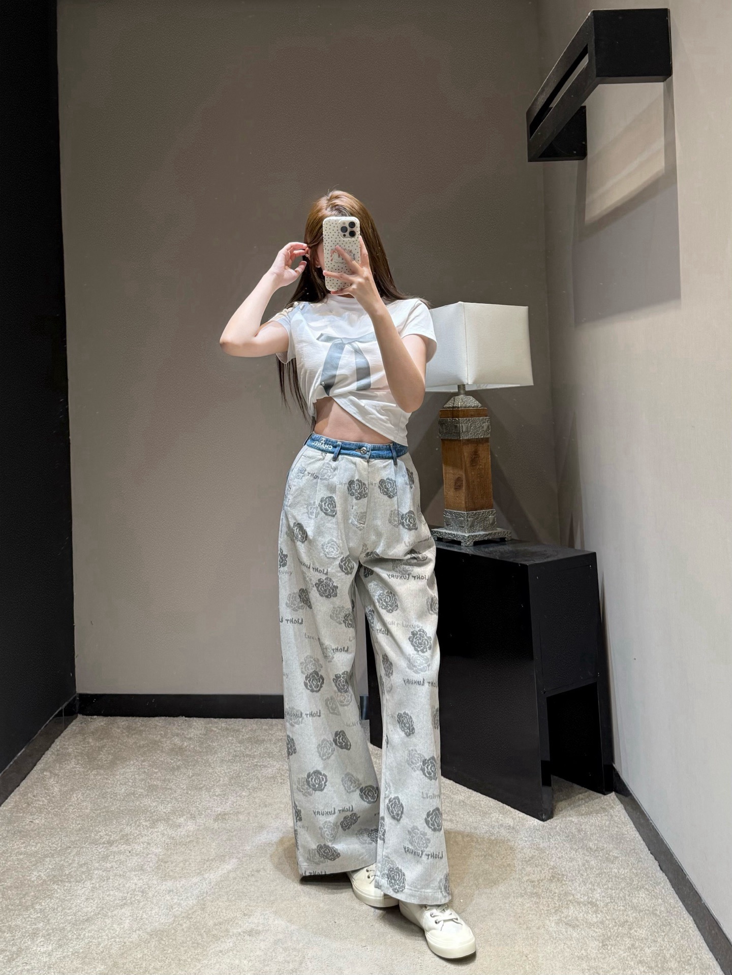 Cha**wide-leg pants that come with a high-class vibe