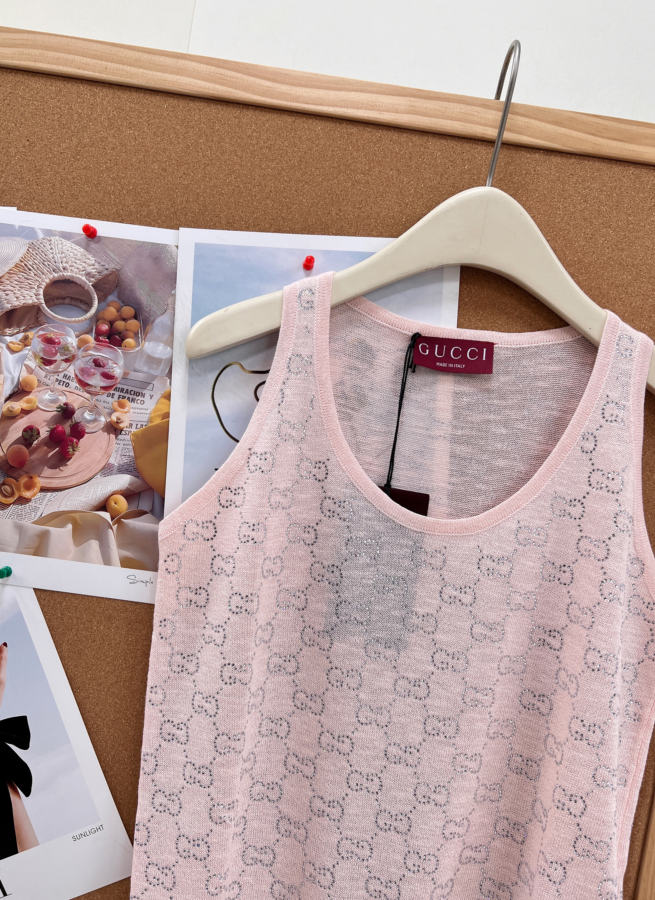 Gu New Style U-neck KnittedSleeveless Vest