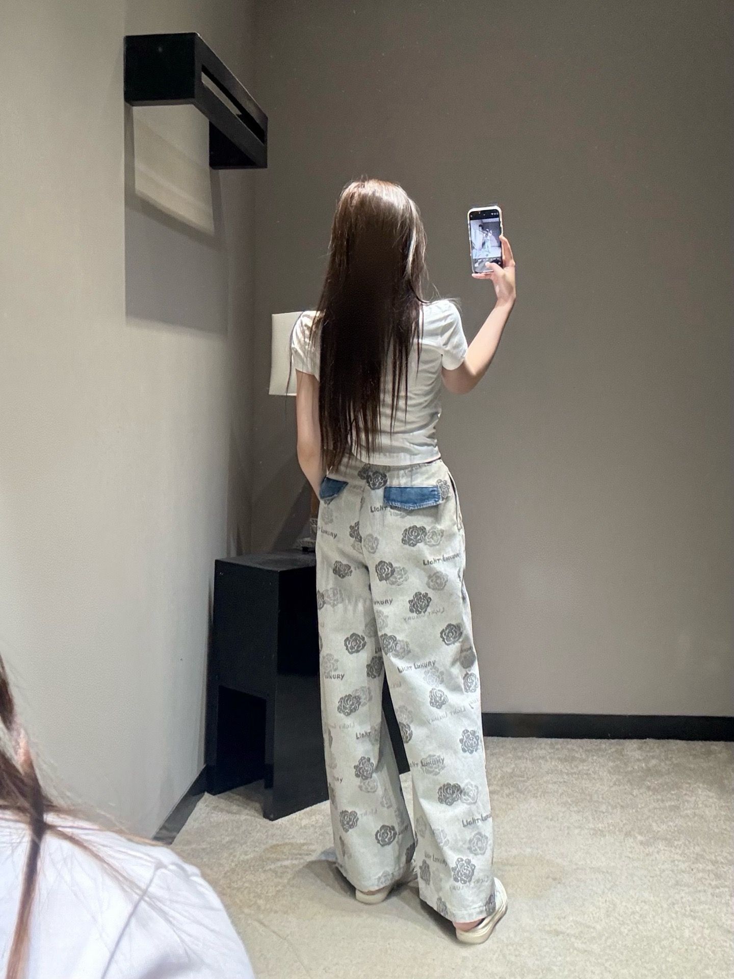 Cha**wide-leg pants that come with a high-class vibe