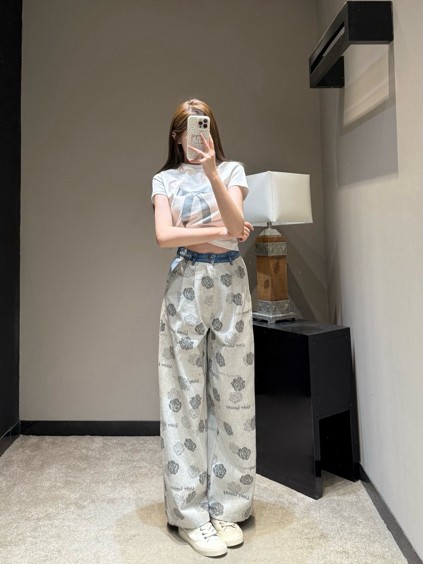 Cha**wide-leg pants that come with a high-class vibe