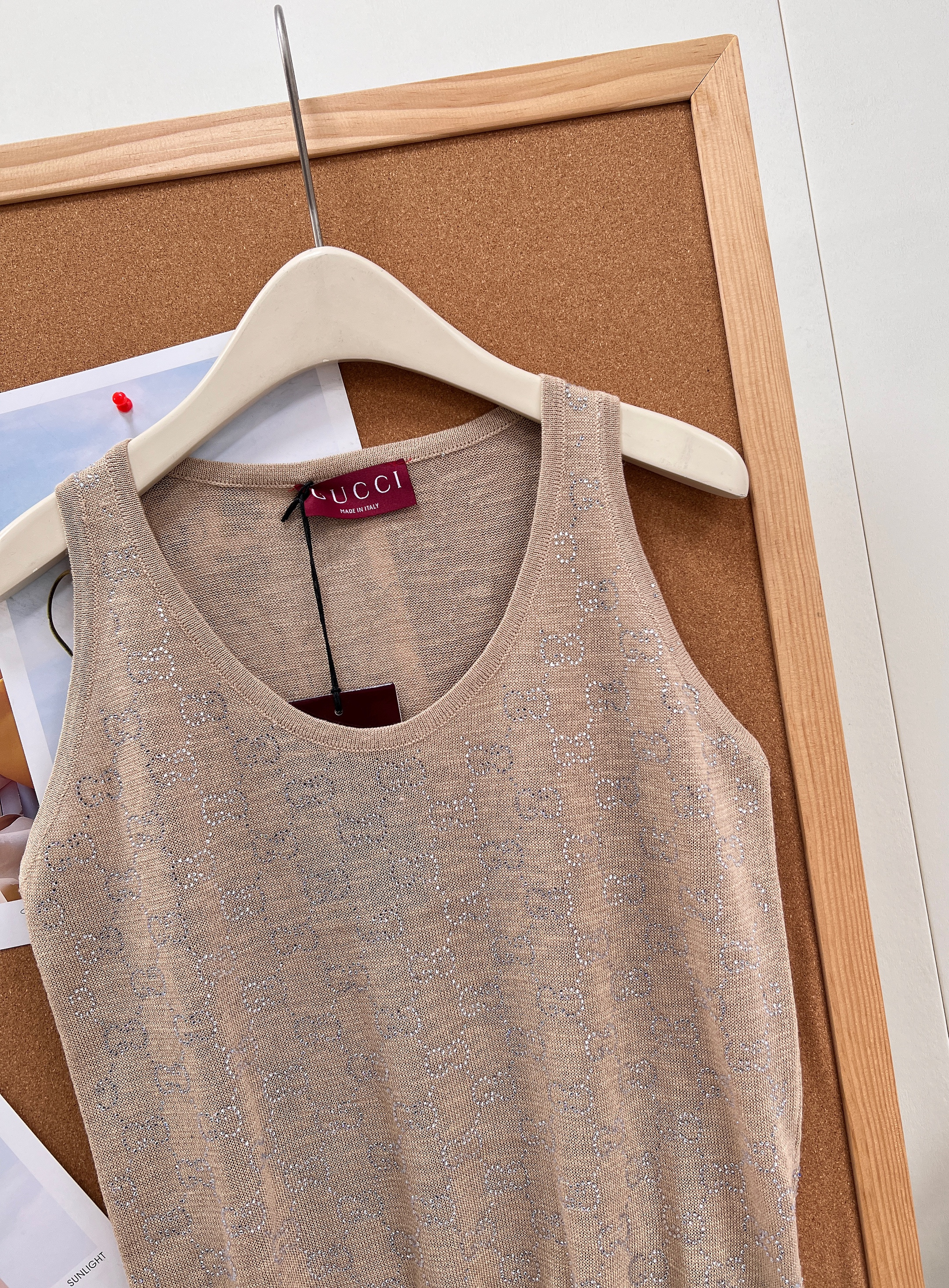 Gu New Style U-neck KnittedSleeveless Vest