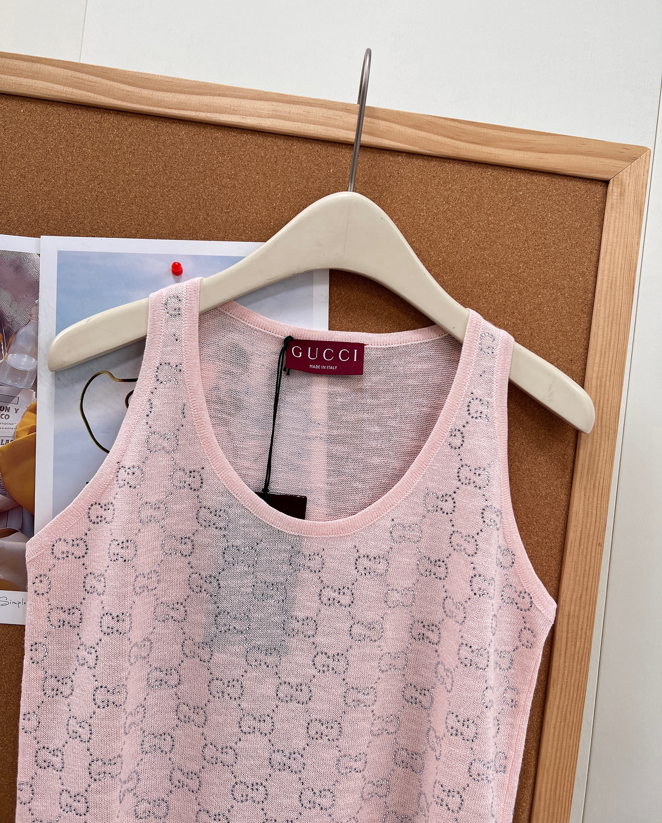 Gu New Style U-neck KnittedSleeveless Vest
