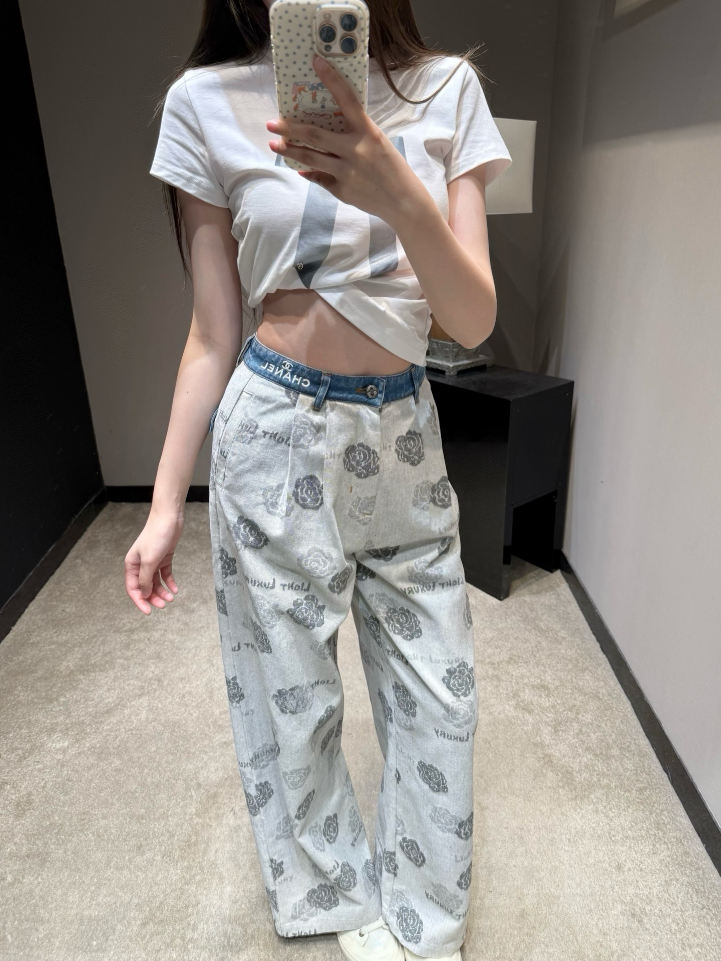Cha**wide-leg pants that come with a high-class vibe