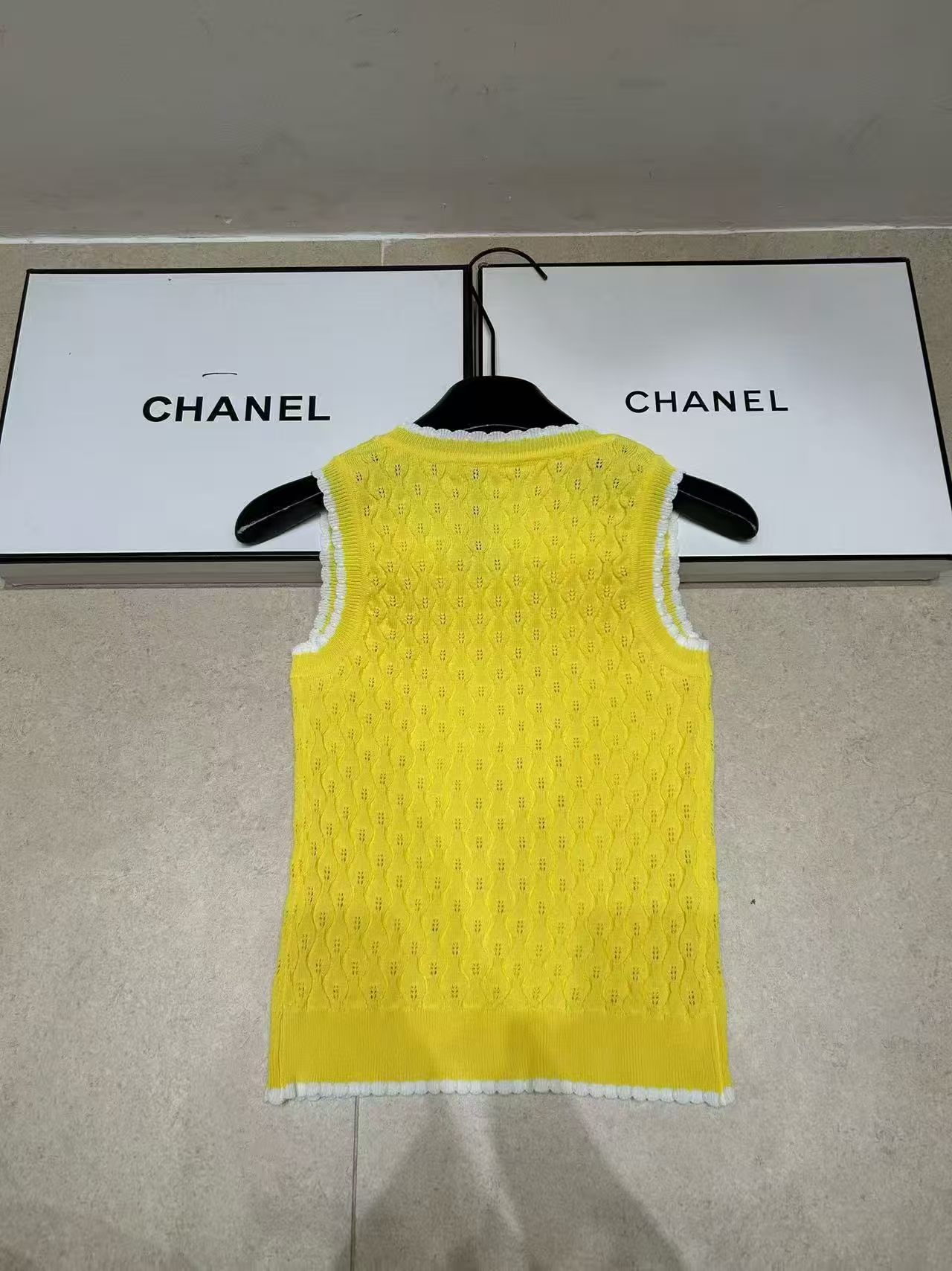 CC style Knit Sleeveless Vest (White/Pink/Yellow)