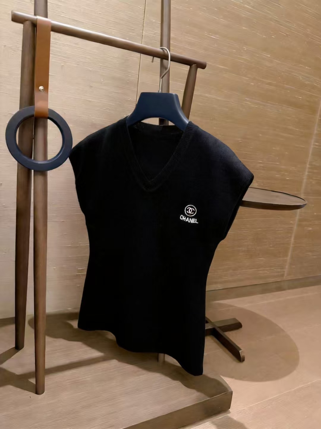 CC Logo Sleeveless Knit Top