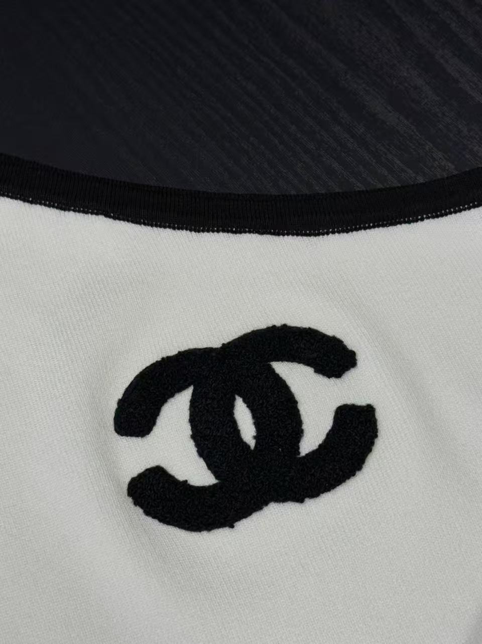 CC Color - Block Asymmetrical Shoulder Double - C Logo Knit Vest