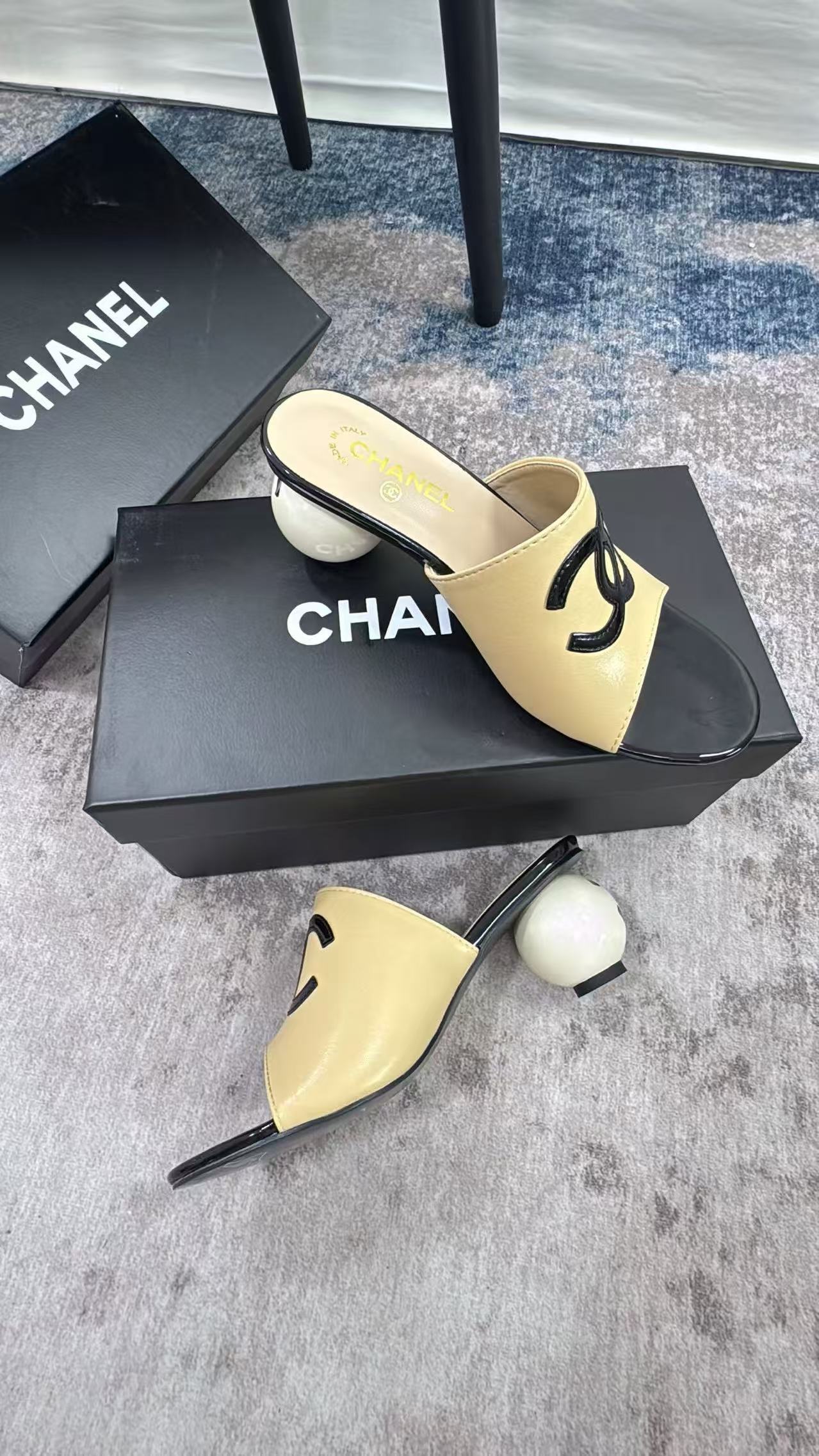 CC Logo Slide Sandals in Cream and Black