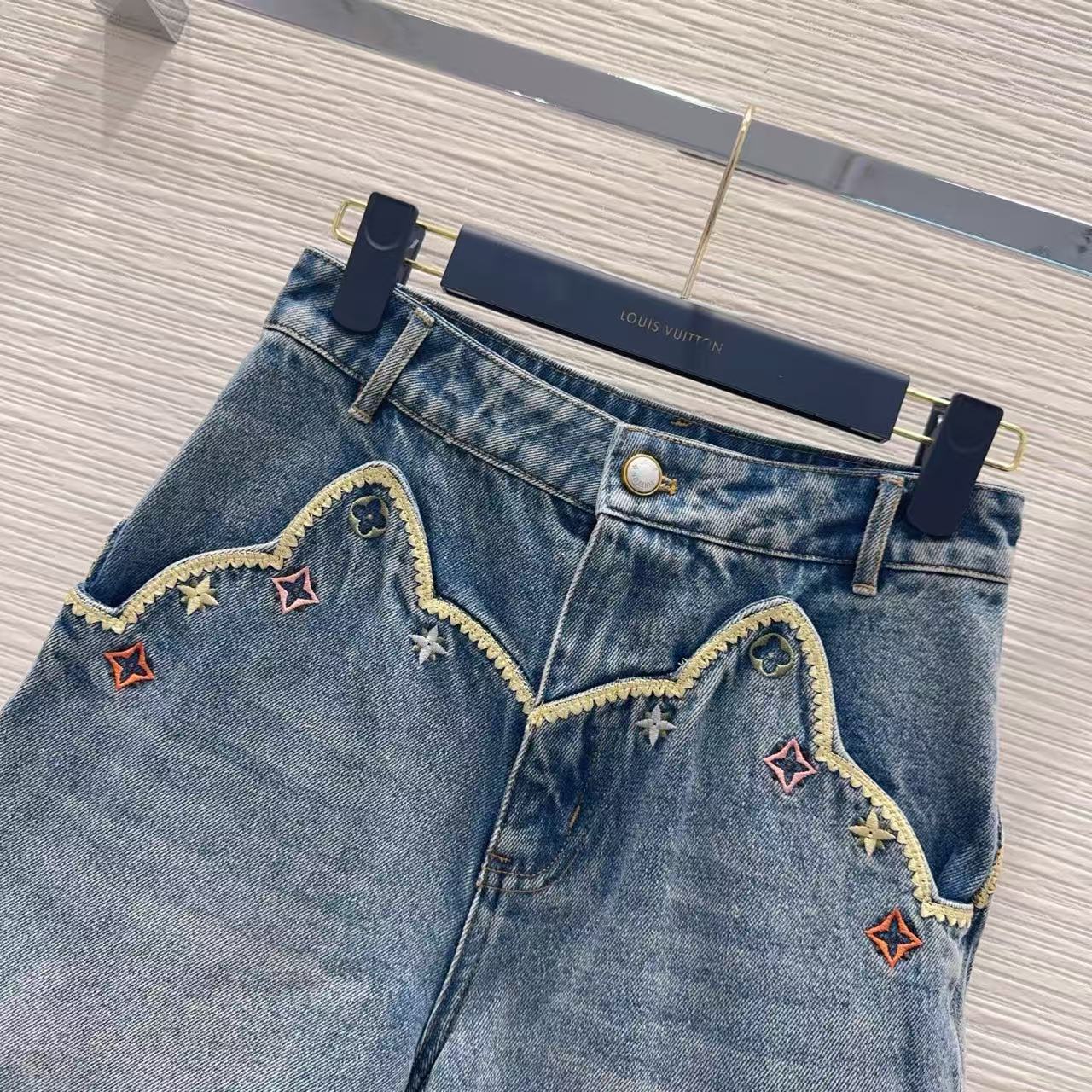LU Vintage-Wash Embroidered Denim Hot Pants.