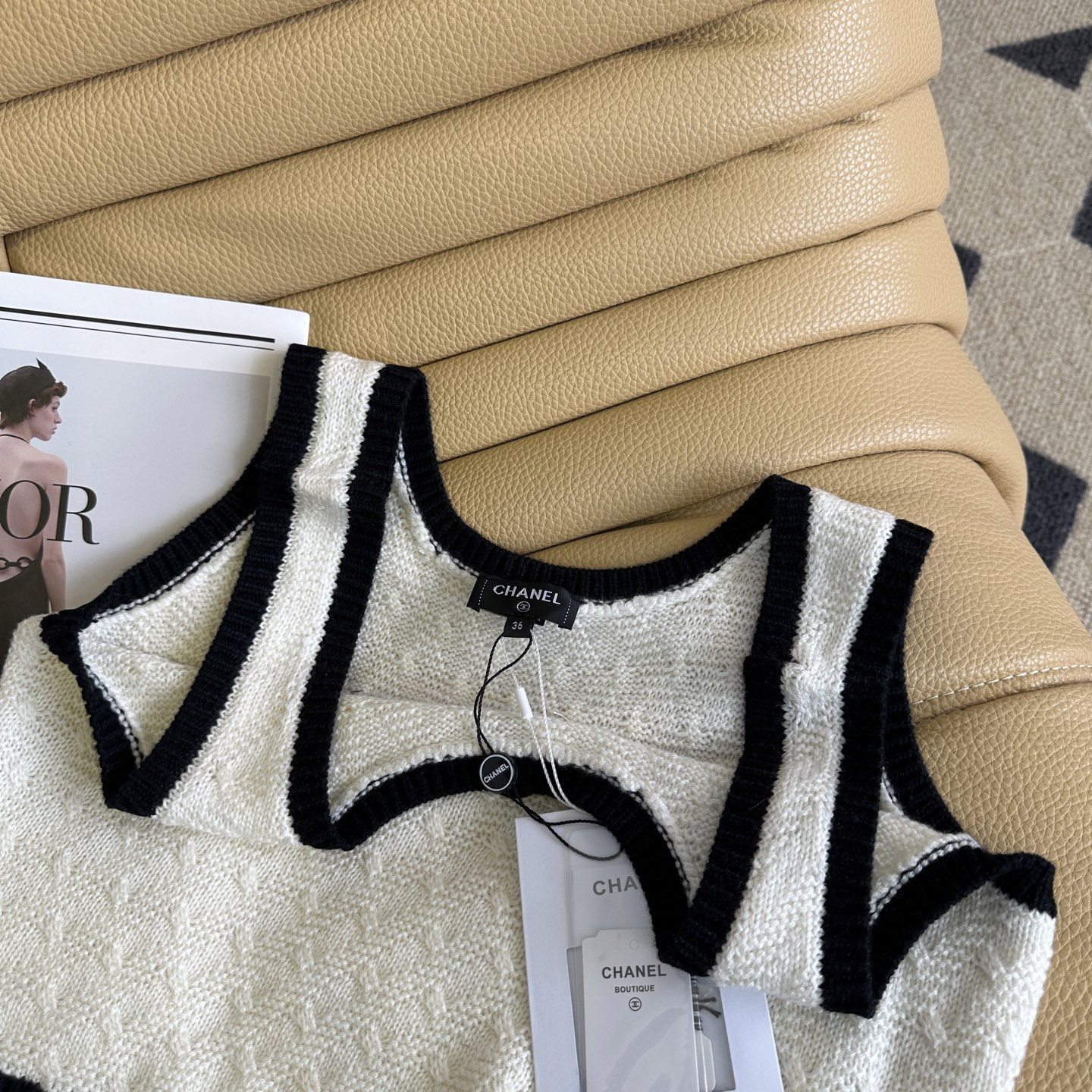 CHANE25SS black and white color clash knit undershirt