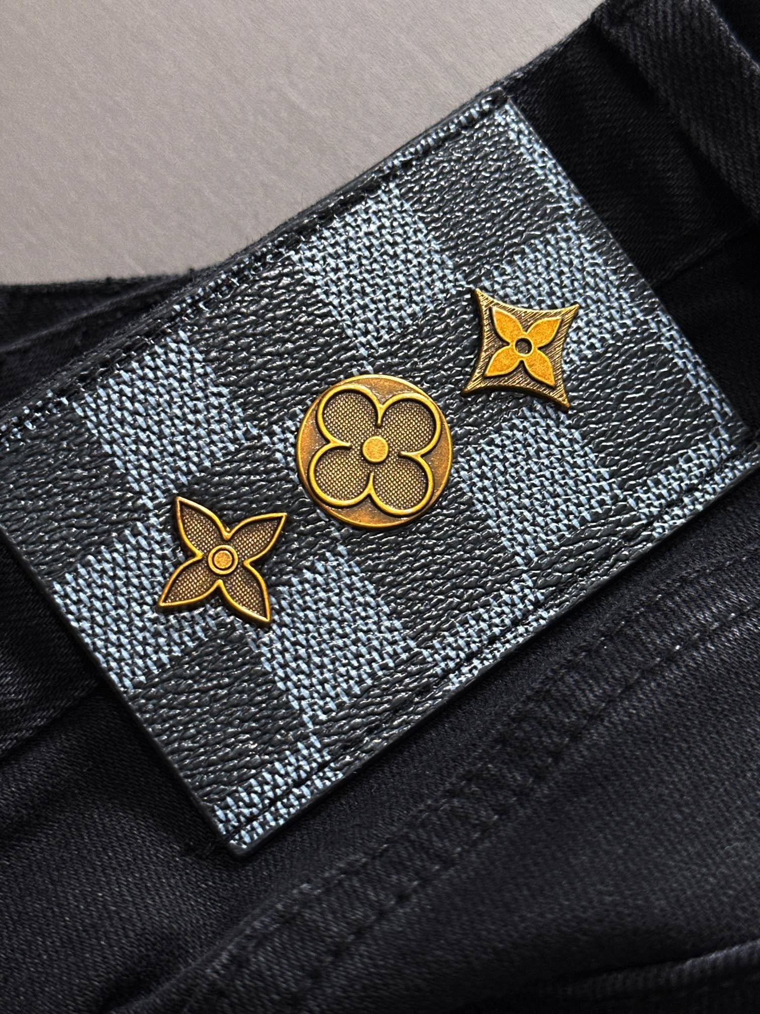 1V denim jeans