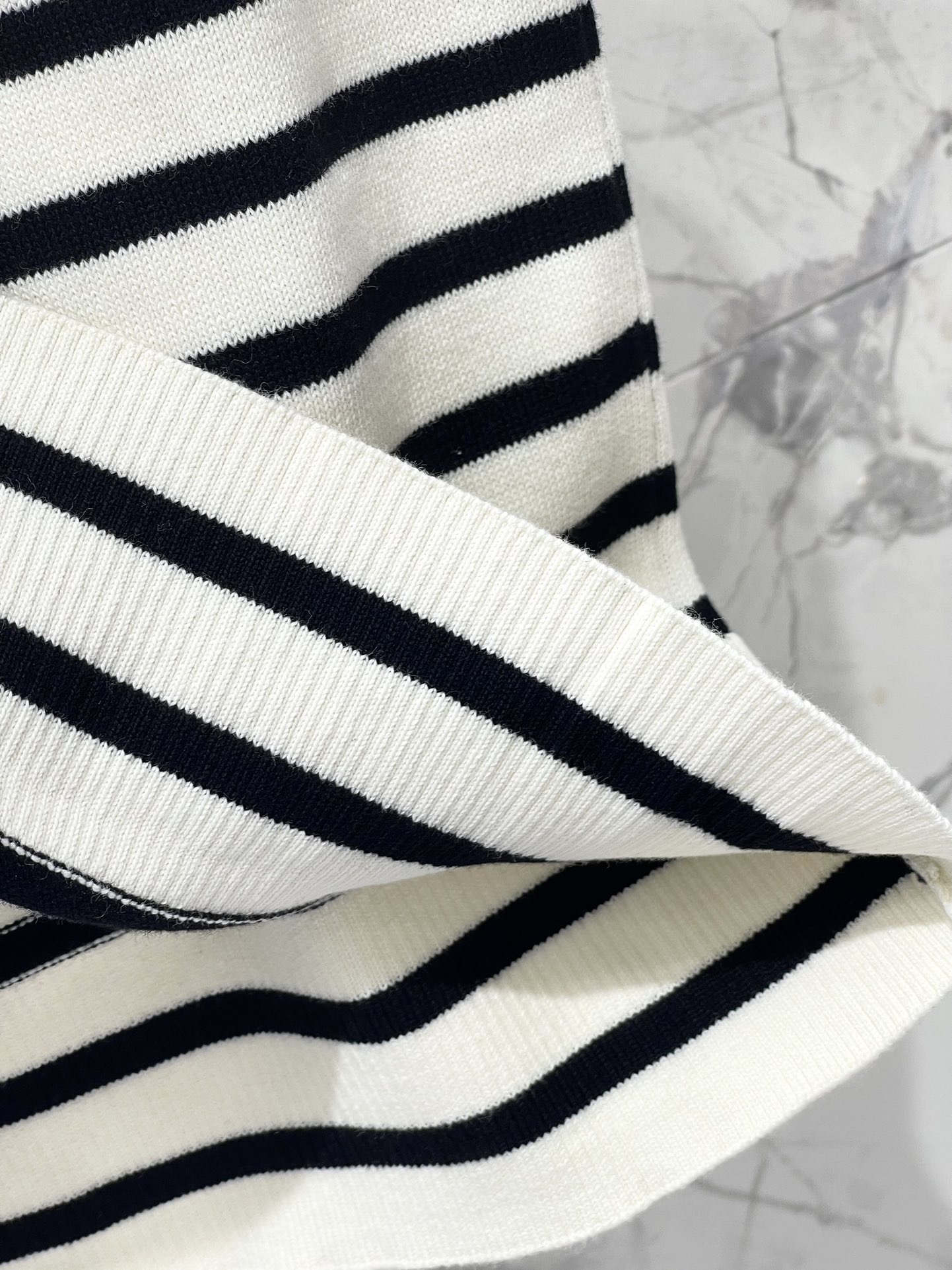 CLIN 25SS Tank tops