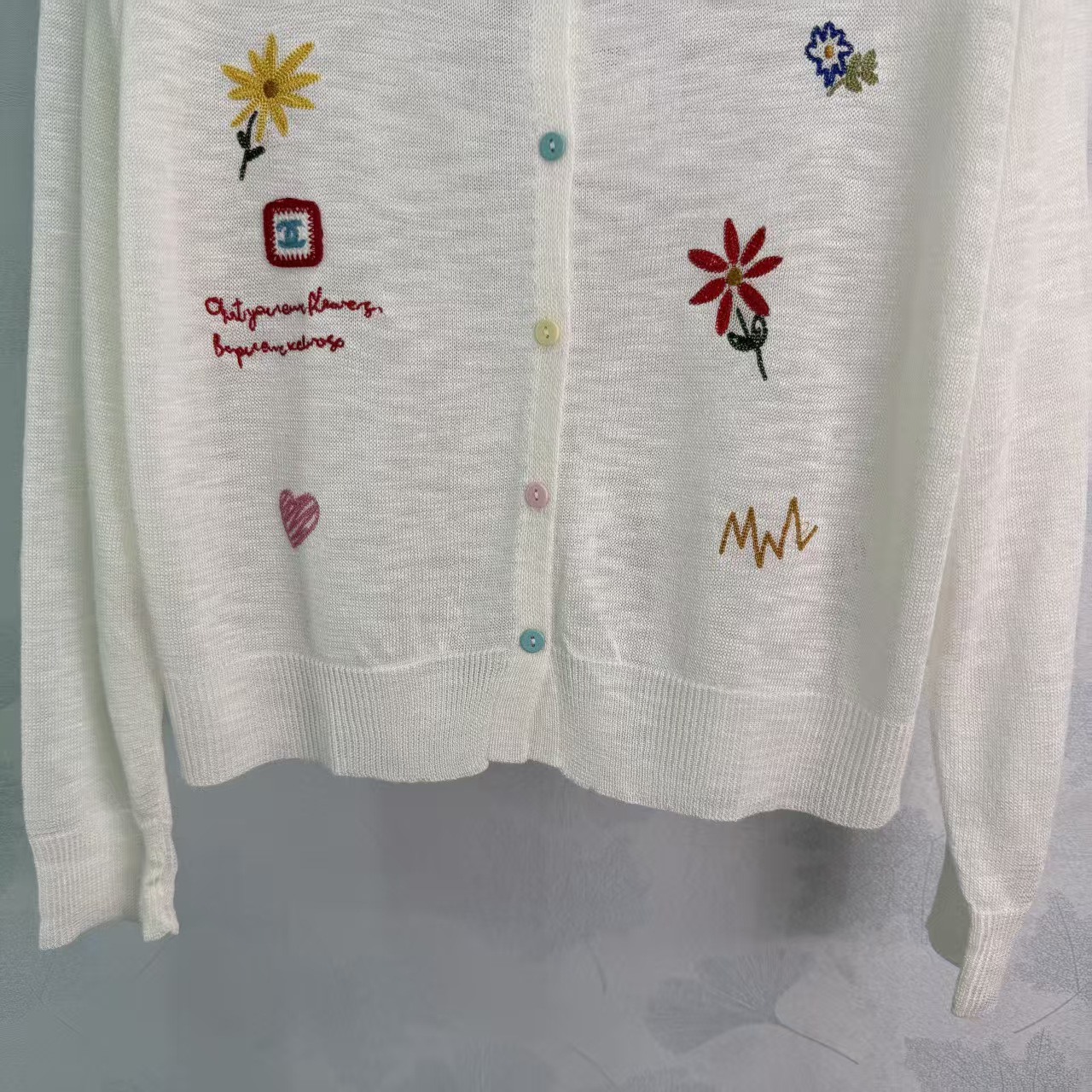 Cha* 2026 Early Autumn New Colorful Flower Embroidery Round Neck Knit Cardigan