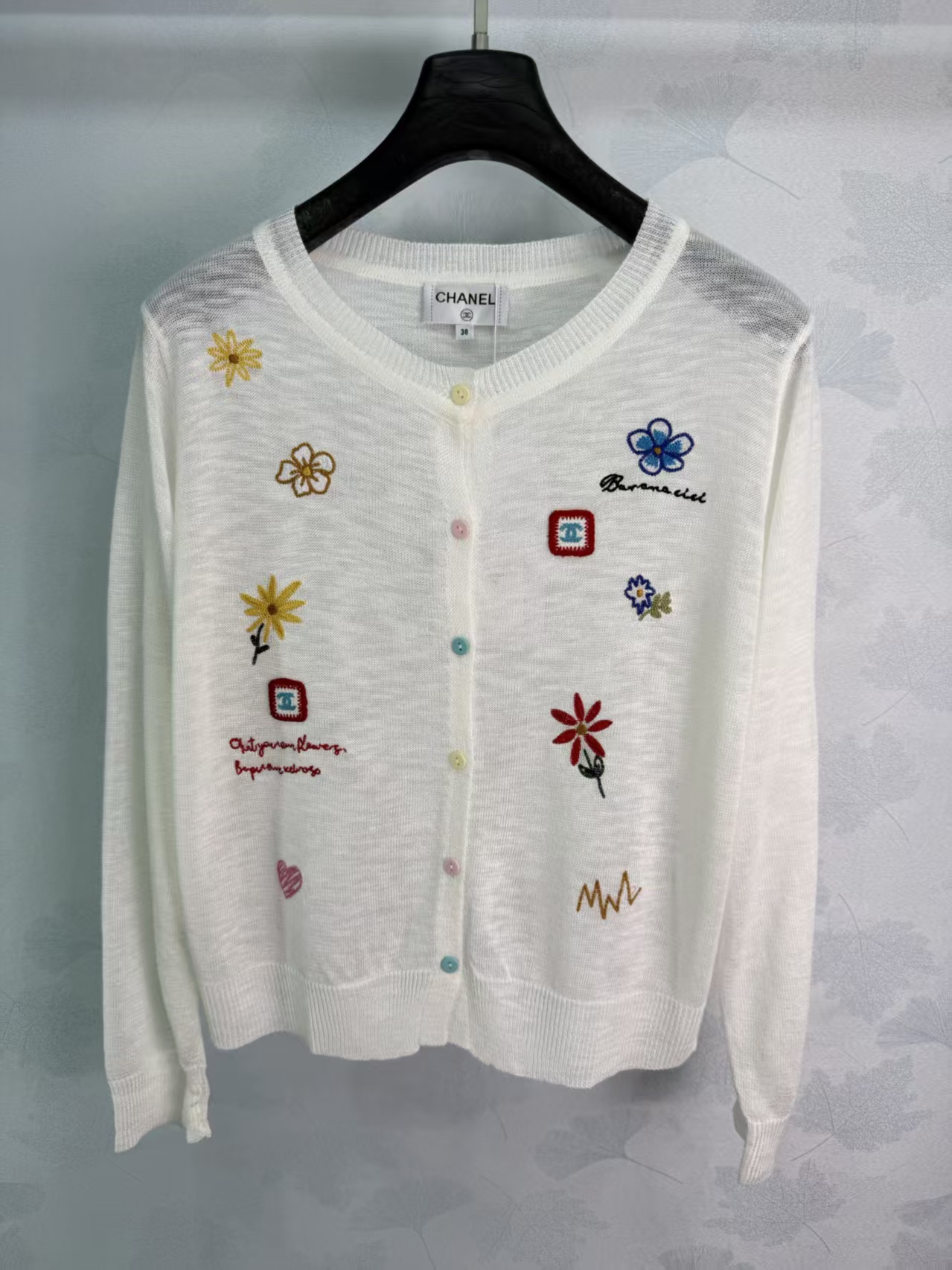 Cha* 2026 Early Autumn New Colorful Flower Embroidery Round Neck Knit Cardigan