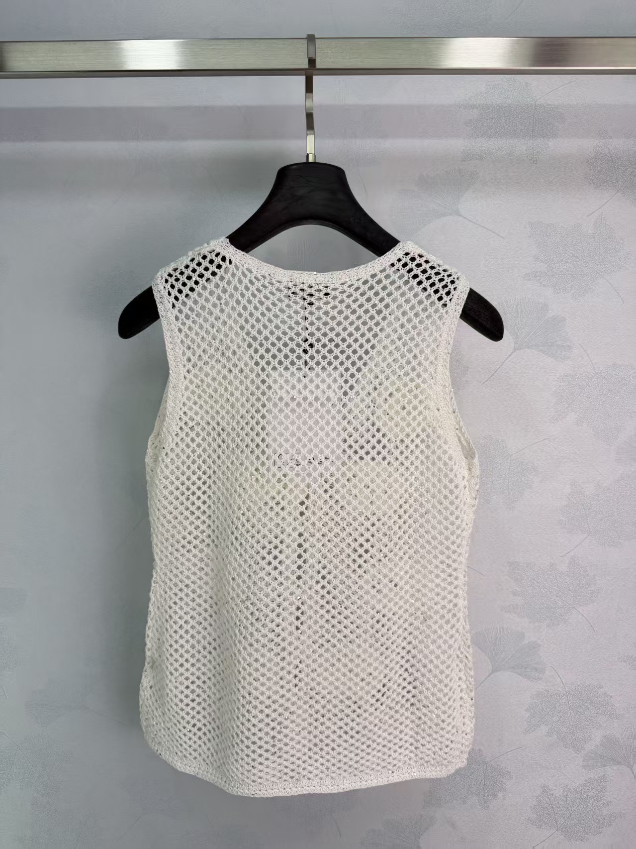 Cha* 2026 Early Autumn New Arrival Hollow Flower V-Neck Vest!