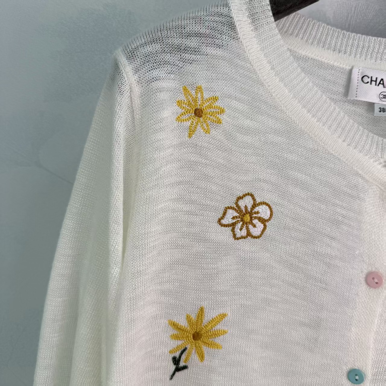 Cha* 2026 Early Autumn New Colorful Flower Embroidery Round Neck Knit Cardigan