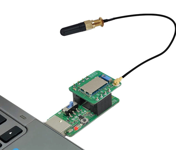 CHIPSEN BoT-nLE521DU Bluetooth DIP Module mounted on a BoT-USB-TB Test Board