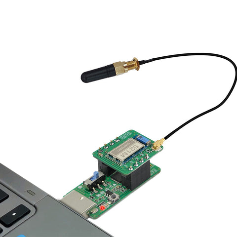 CHIPSEN BoT-nLE521MDU Bluetooth DIP Master Module mounted on a BoT-USB-TB Test Board