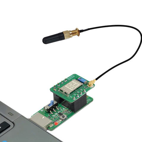 BoT-nLE523DU Bluetooth DIP Module mounted on a BoT-USB-TB Test Board