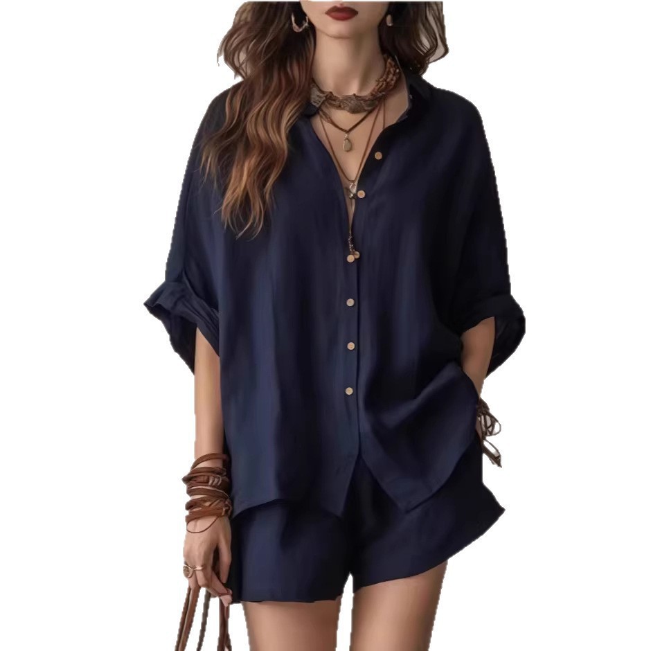 Set coordinato estivo boho casual: camicetta bianca con colletto a revers e bottoni + pantaloncini larghi corti