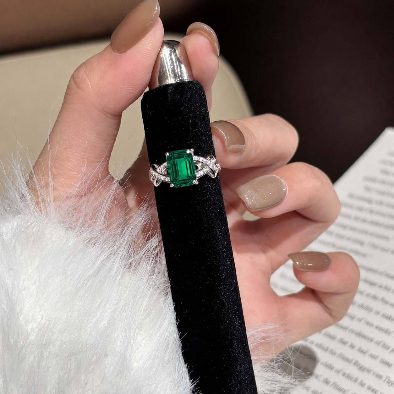 wholesale 925 sterling silver daily 2-carat rectangular lab grown emerald ring cultivated by hydrothermal method