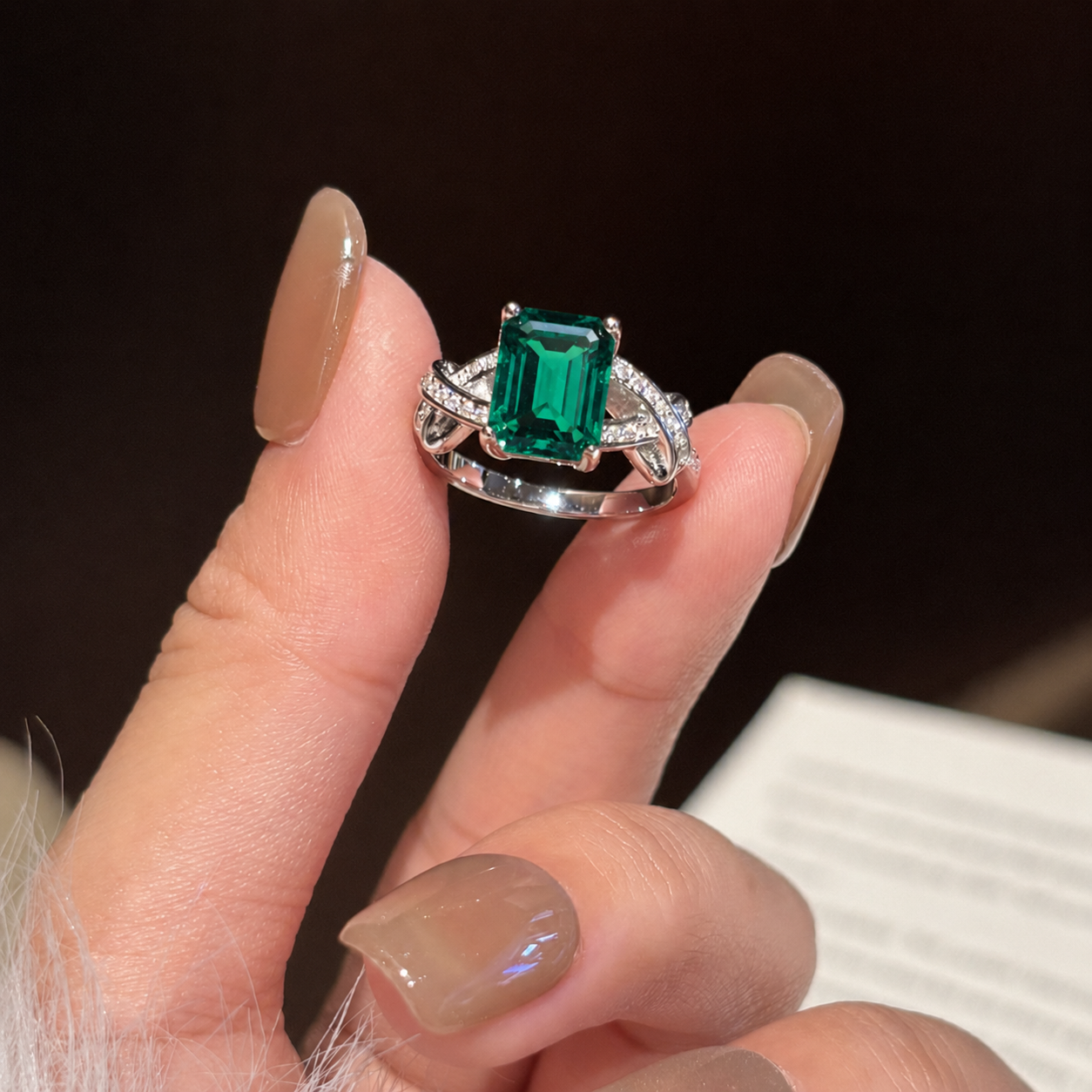 wholesale 925 sterling silver daily 2-carat rectangular lab grown emerald ring cultivated by hydrothermal method