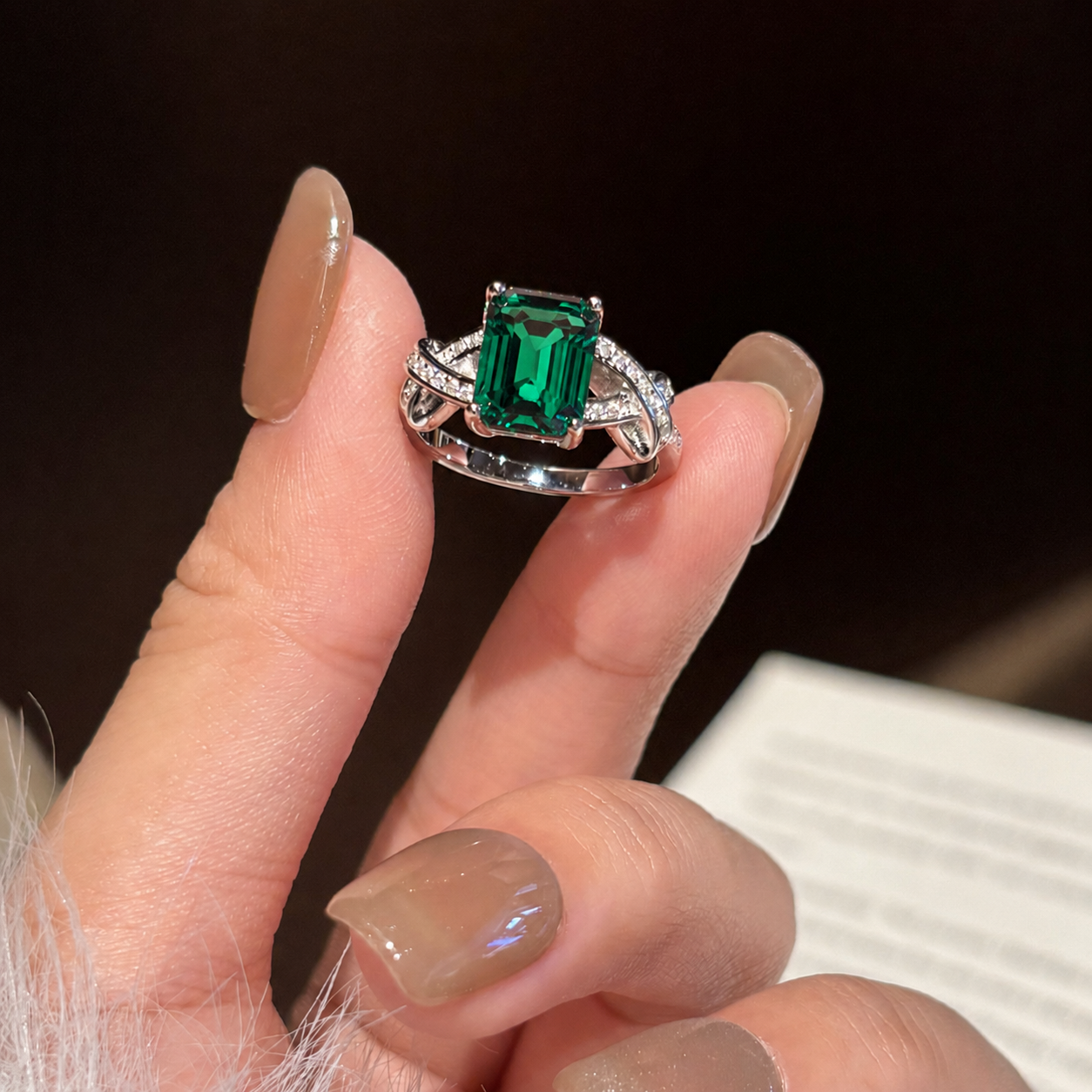 wholesale 925 sterling silver daily 2-carat rectangular lab grown emerald ring cultivated by hydrothermal method
