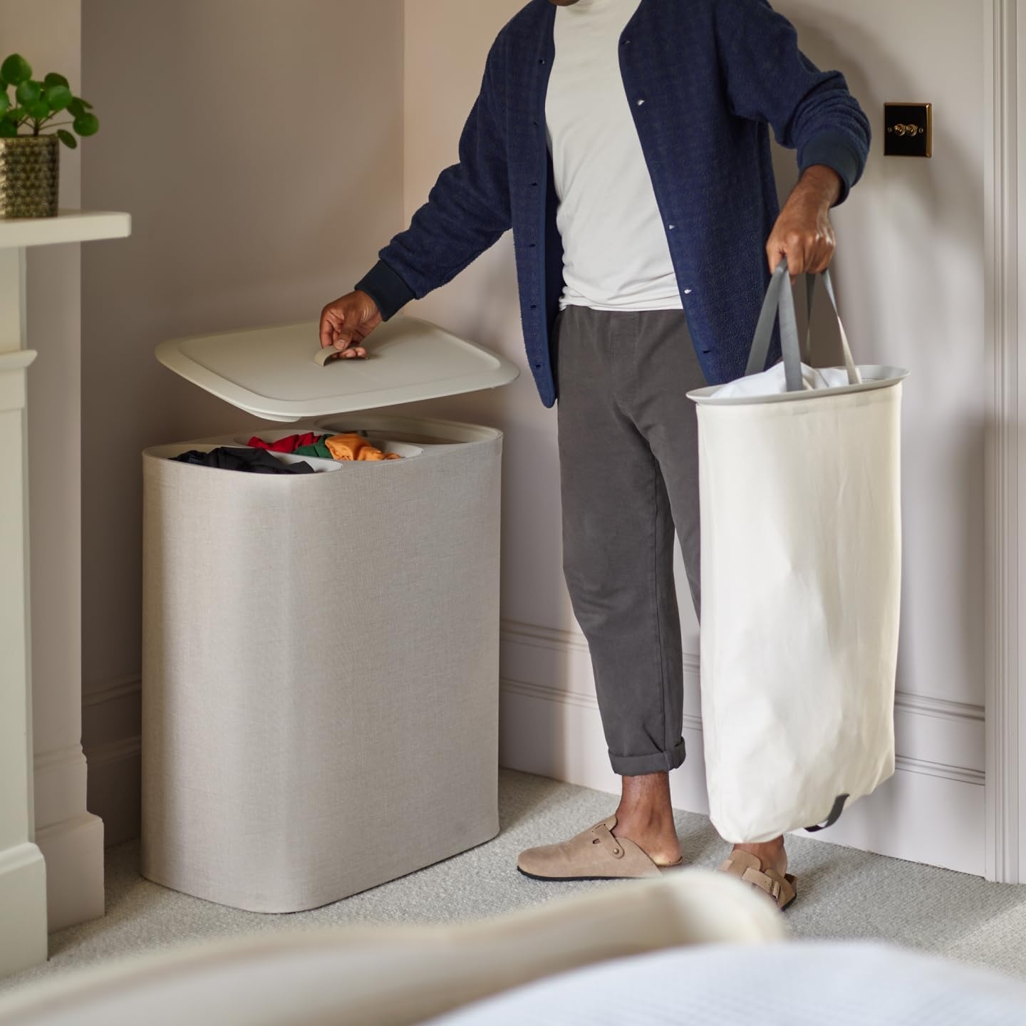 Laundry Hamper Separation Basket with lid, 2 Removable Washing Bags with Handles